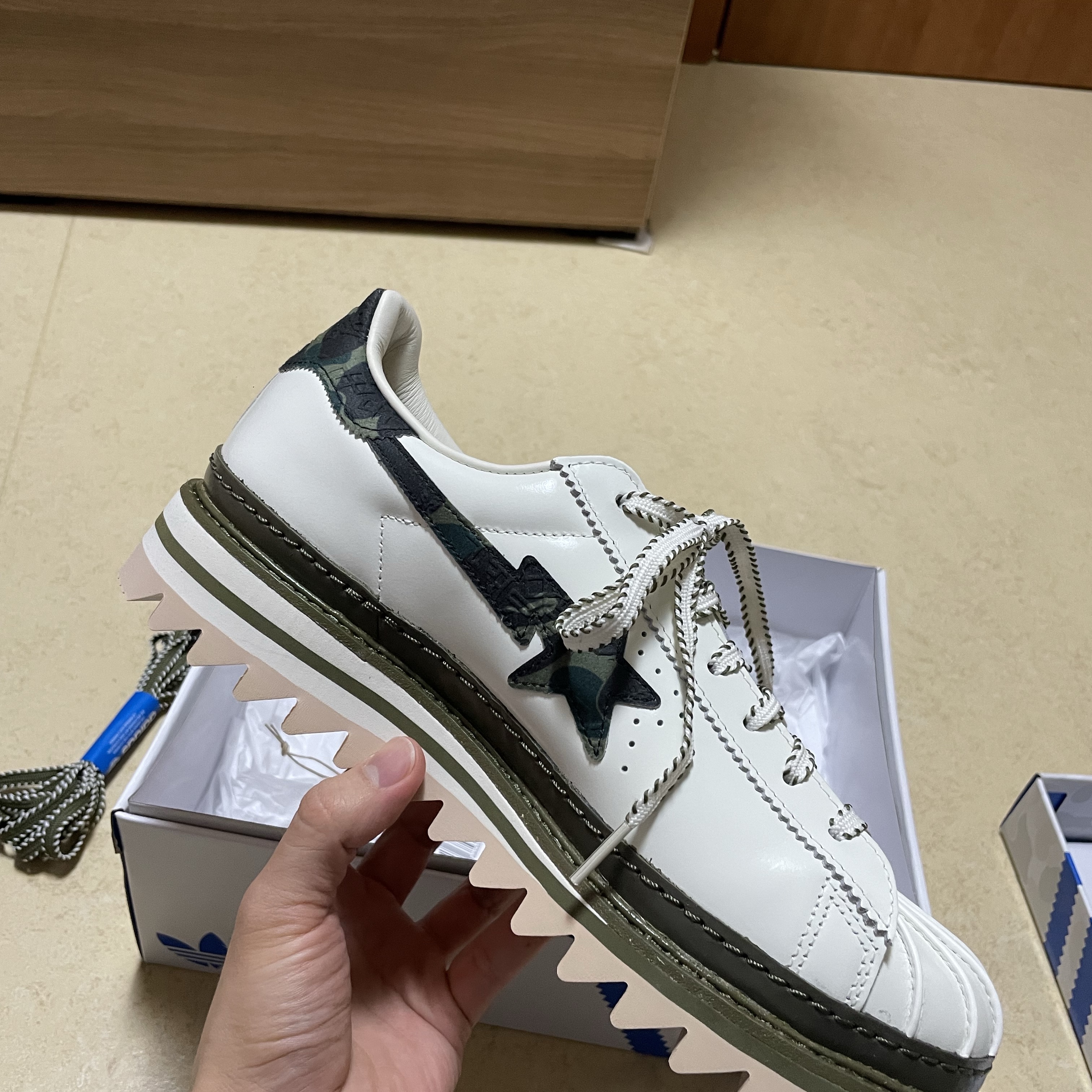 Adidas x BAPE x Edison Chen Clot Superstar Off White Branch 착용 스타일 - 2
