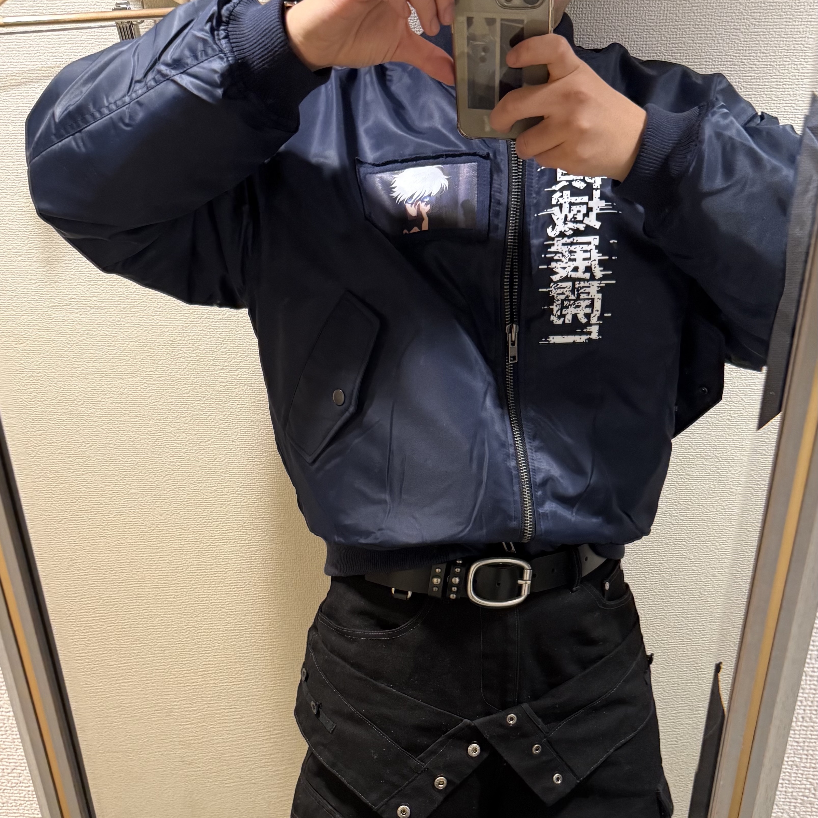 JUJUTSU KAISEN Undermycar Gojo Satoru Graphic Patch MA-1 Navy 착용 스타일 - 1