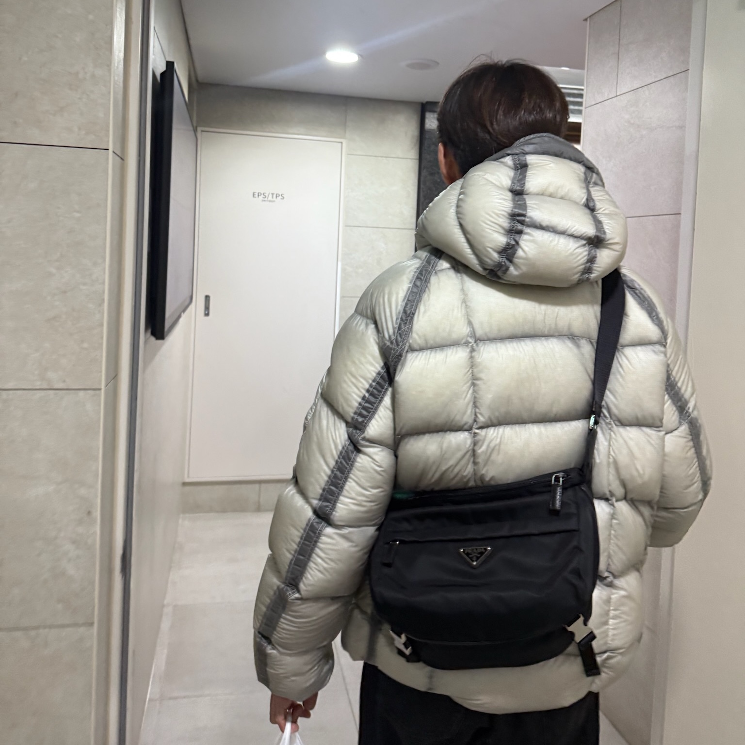 C.P. Company Korea Exclusive D.D. Shell Hooded Down Jacket Lunar Rock - 25FW 착용 스타일 - 2