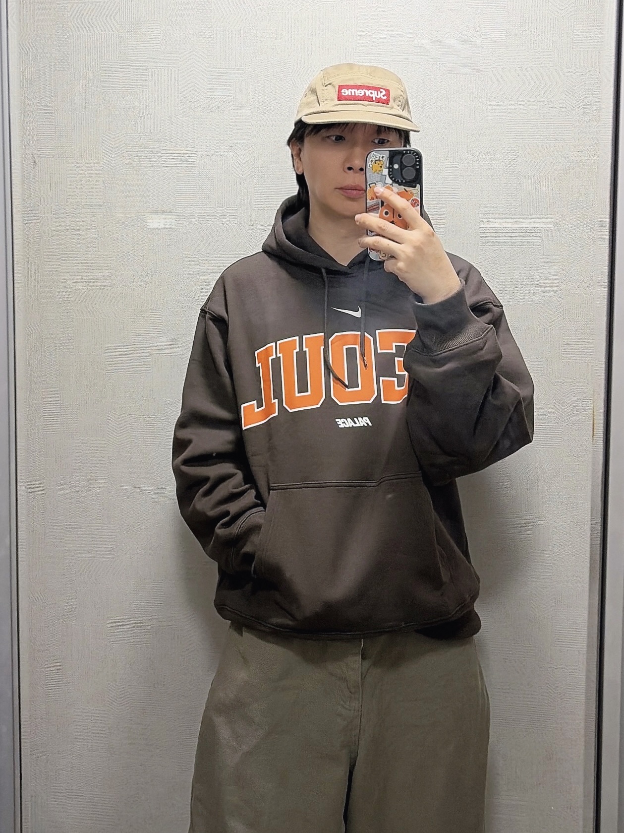 Palace x Nike Shop Hood Hongdae Brown - 25FW, Supreme Washed Chino Twill Camp Cap Tan - 25FW 착용 스타일