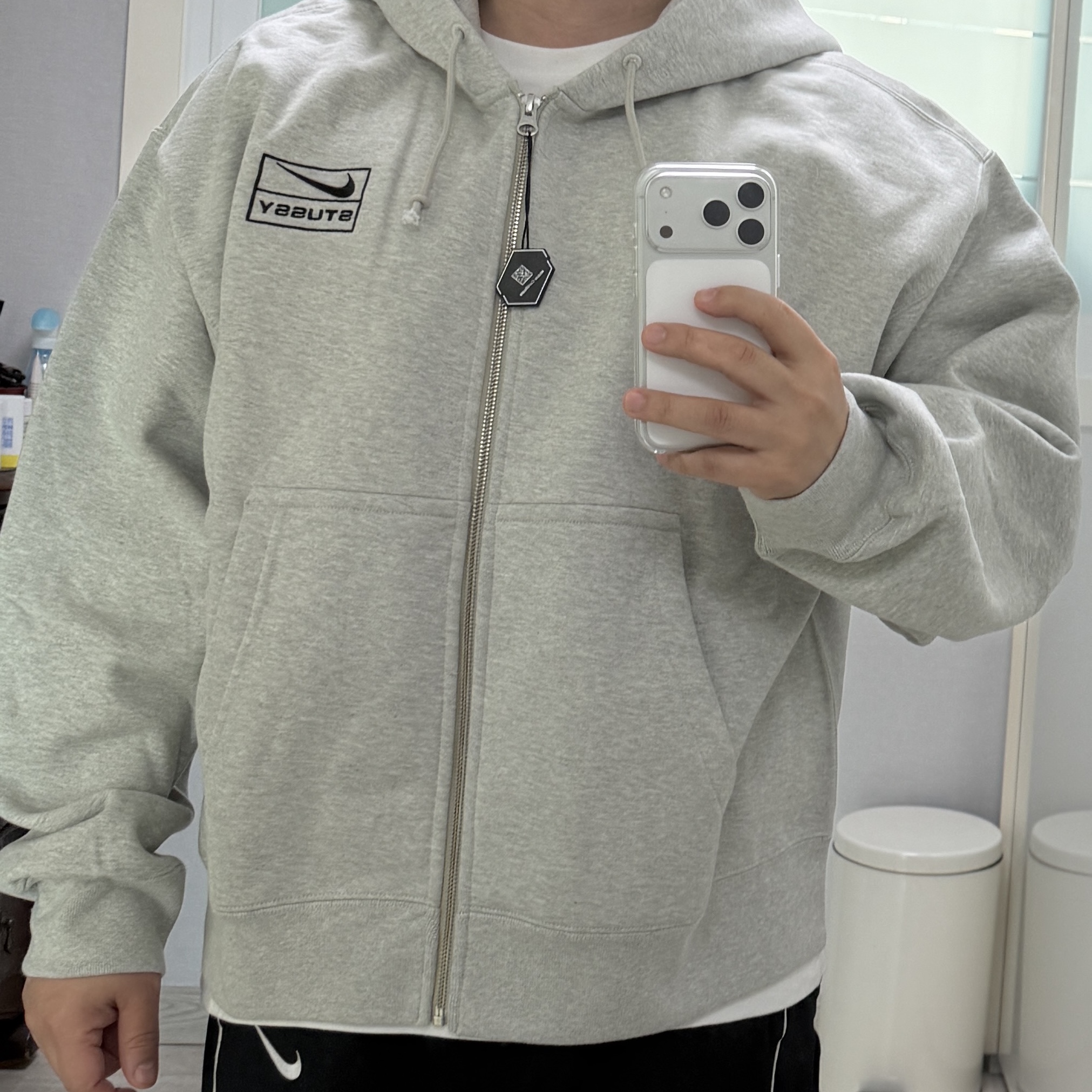 Nike x Stussy Full Zip Fleece Hoodie Grey Heather (FJ9181-050) 착용 스타일