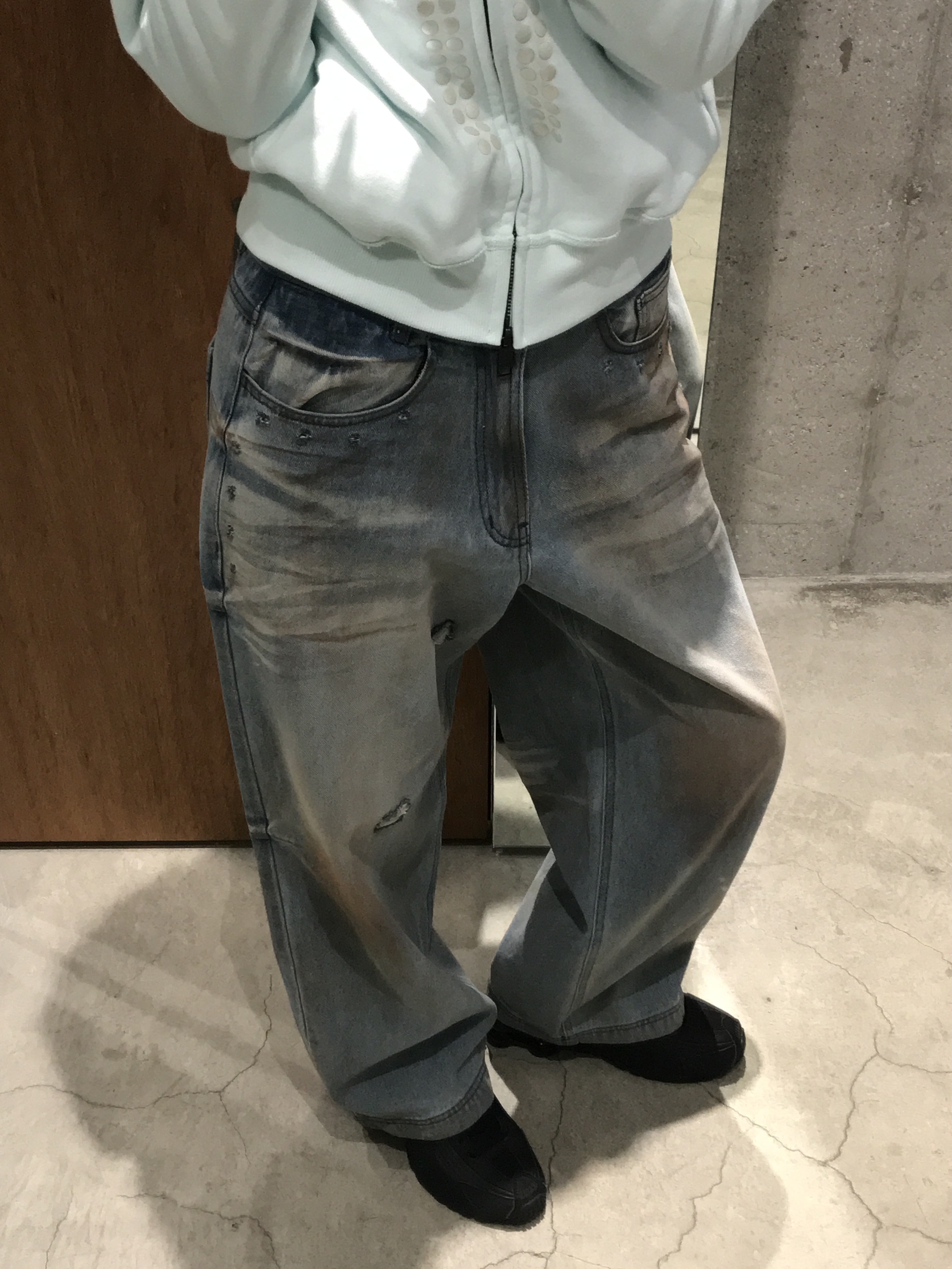 BLR Punched Dirty Wide Denim Pants Light Blue 착용 스타일