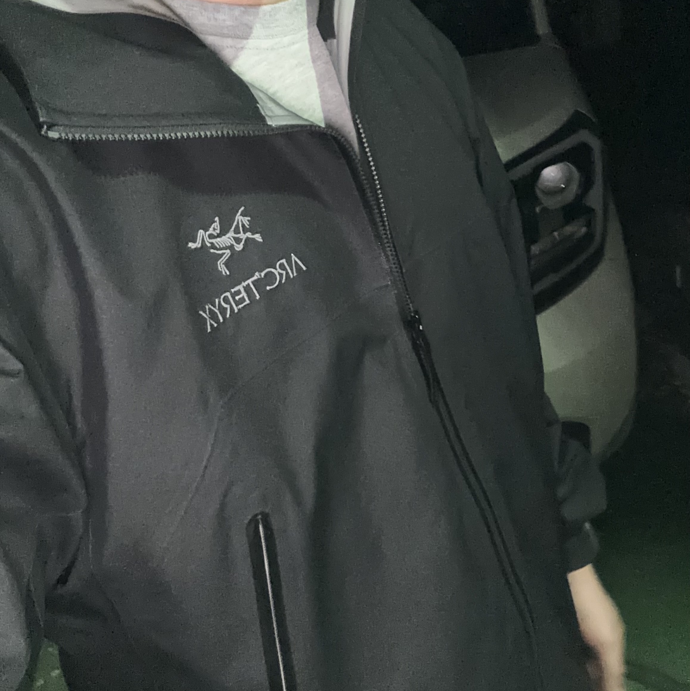 Arc'teryx Beta Jacket Black 착용 스타일