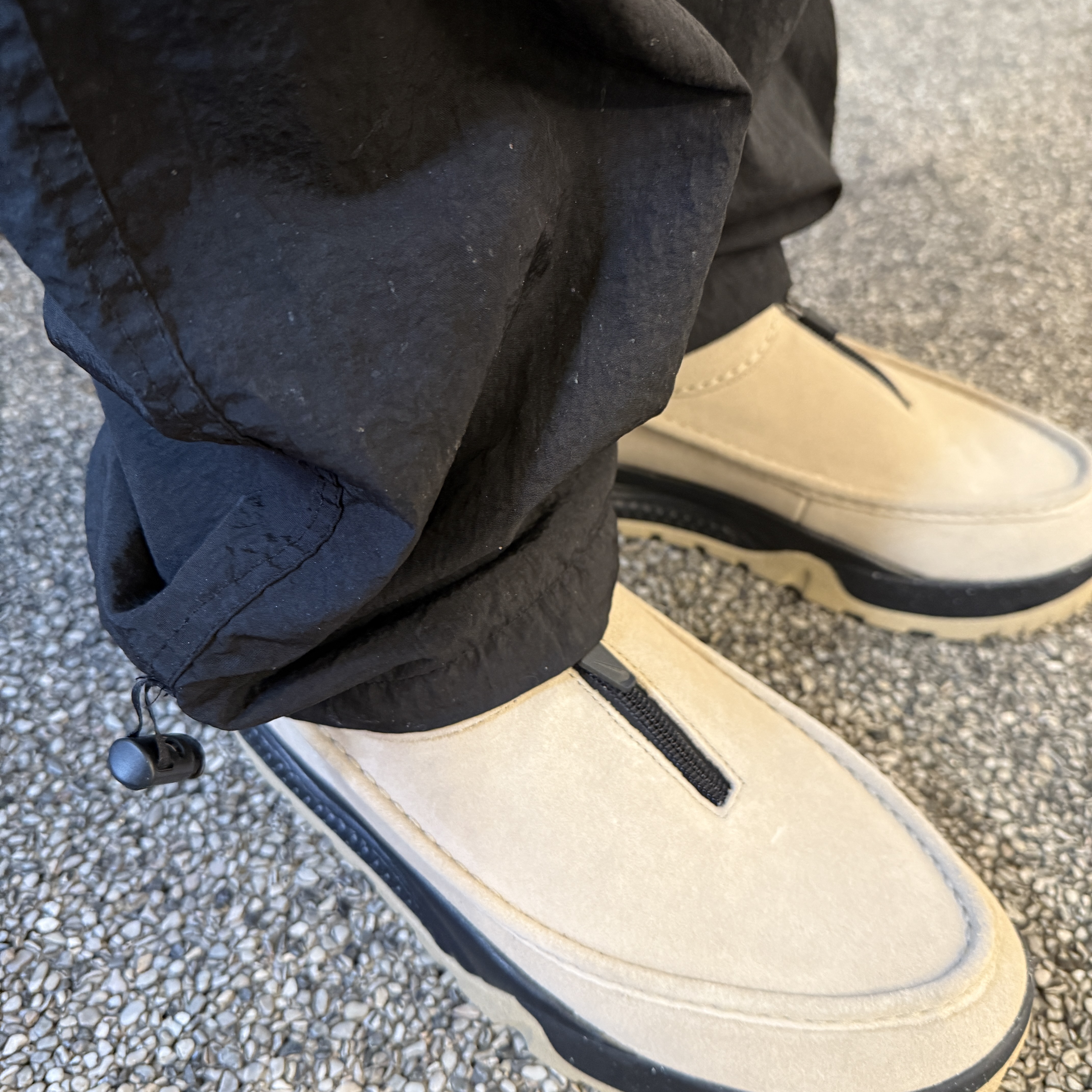 Nike ACG Izy Khaki and Black 착용 스타일 - 2