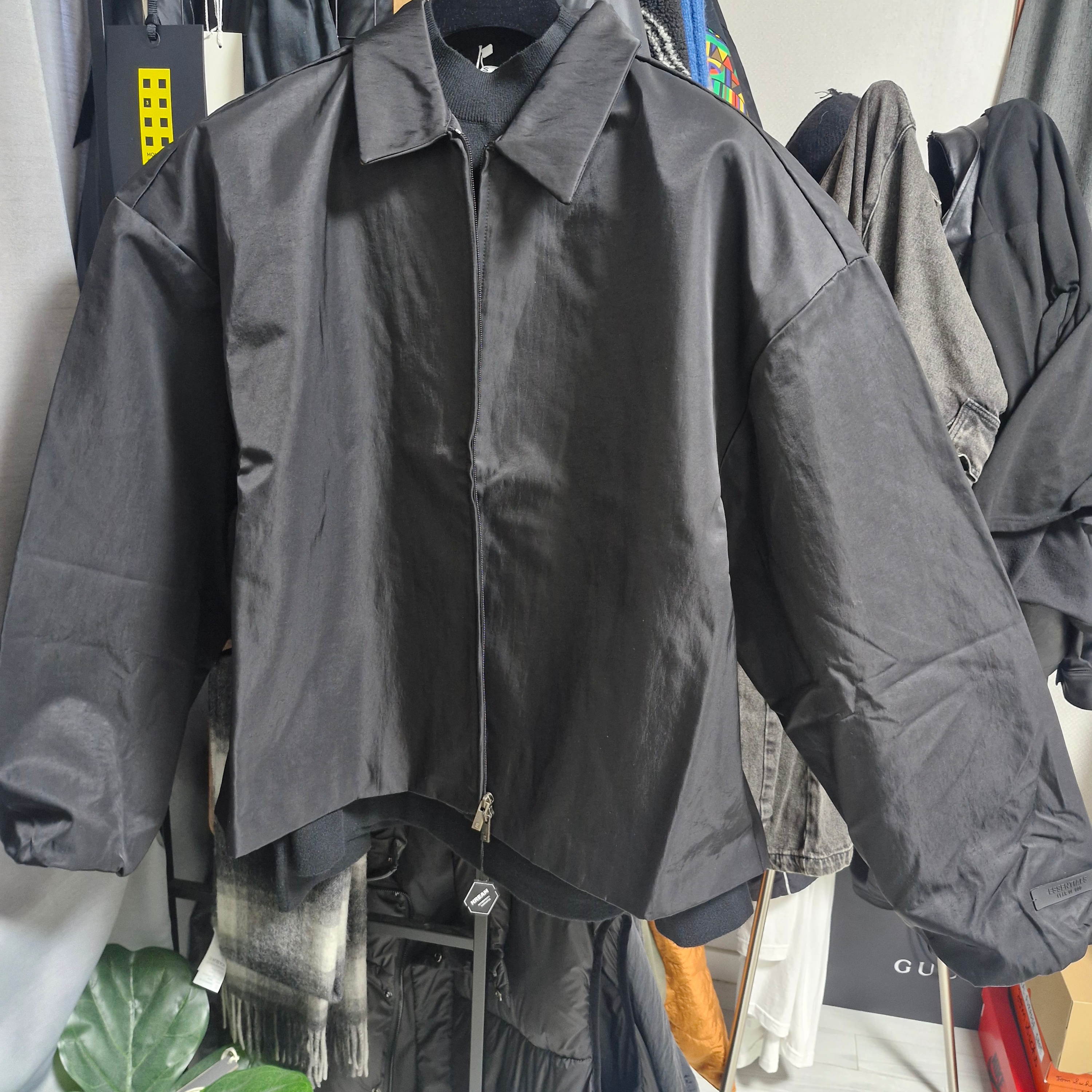 Essentials Textured Nylon Trucker Jacket Black - 24FW 착용 스타일 - 2