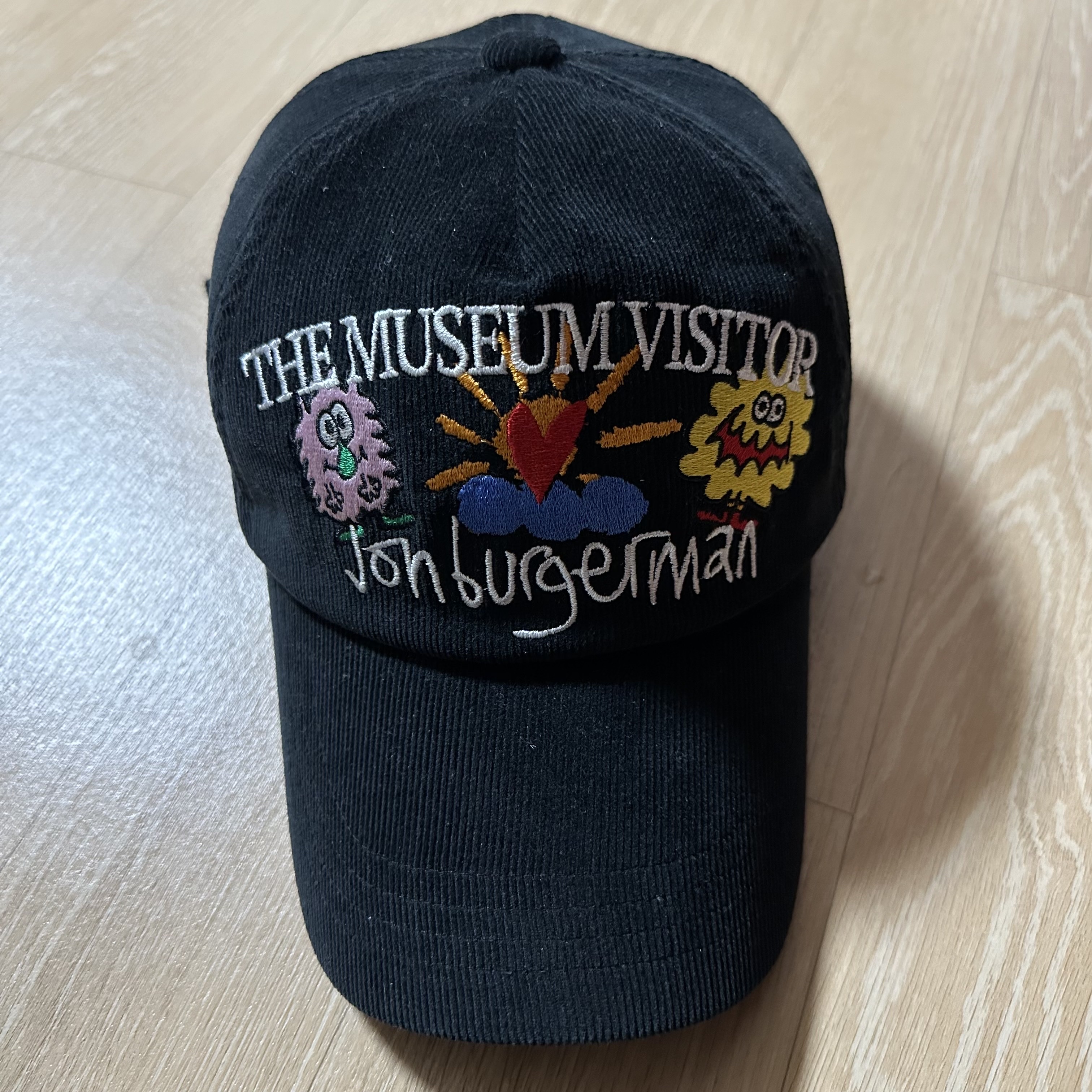 The Museum Visitor x Jon Burgerman Pinky Winky & Charlie Ball Cap Black 착용 스타일