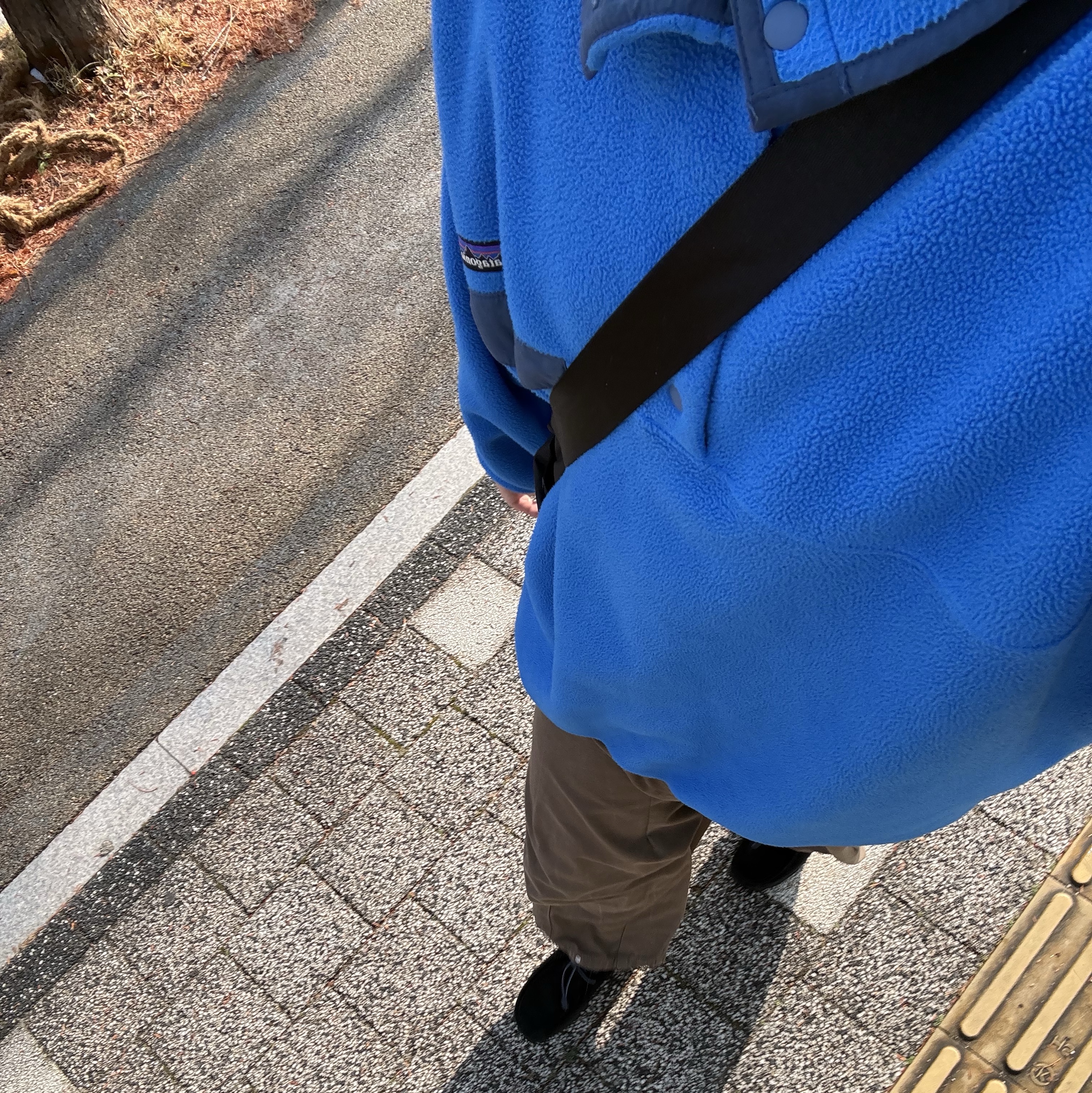 Patagonia Synchilla Snap-T Fleece Pullover Passage Blue, Clarks Wallabee Gtx Suede Black 착용 스타일