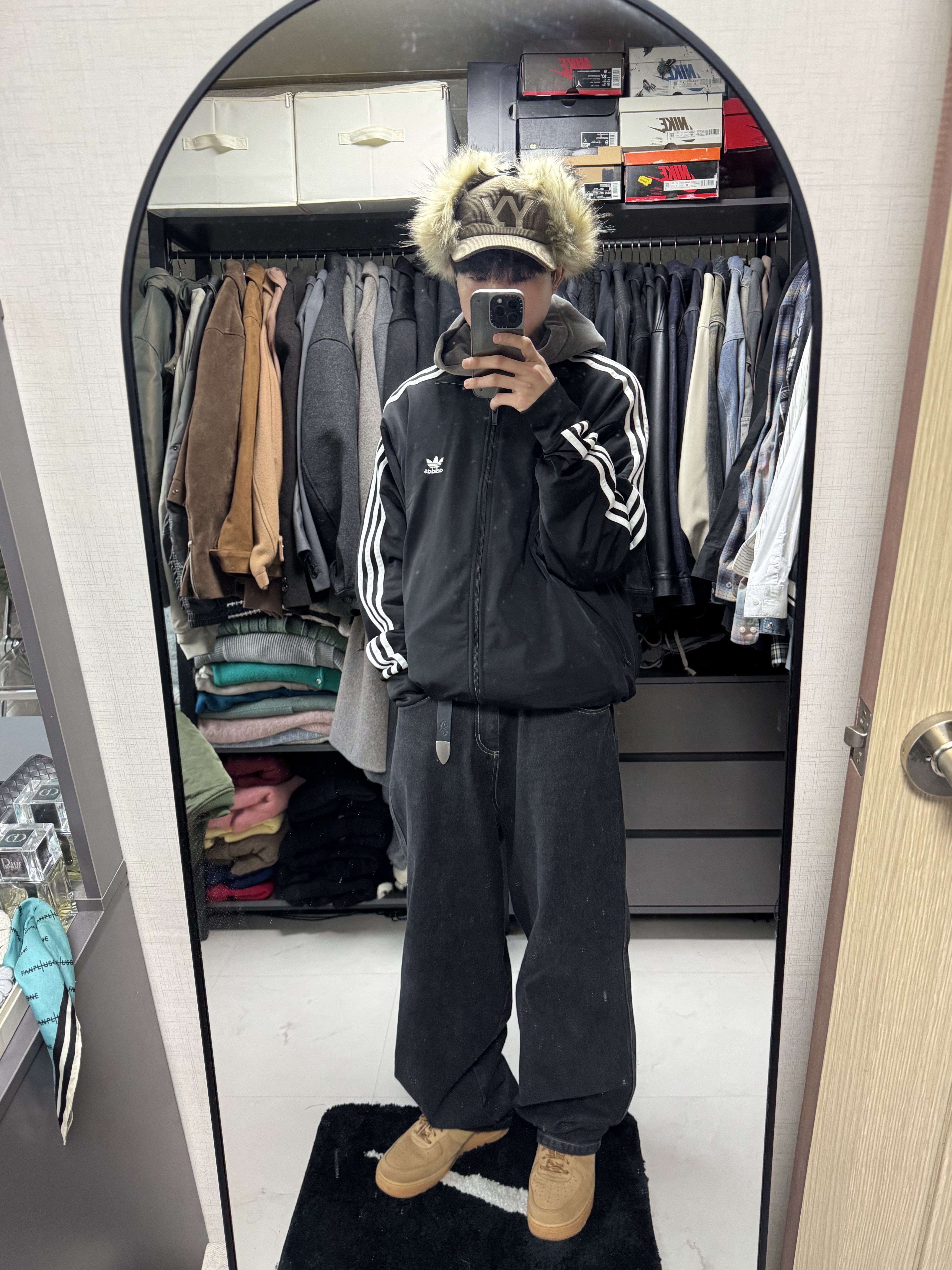 Open Yy Faux Fur Corduroy Earflap Cap Khaki, Zo&Friends Zoa Plush Keyring Grey 착용 스타일 - 2