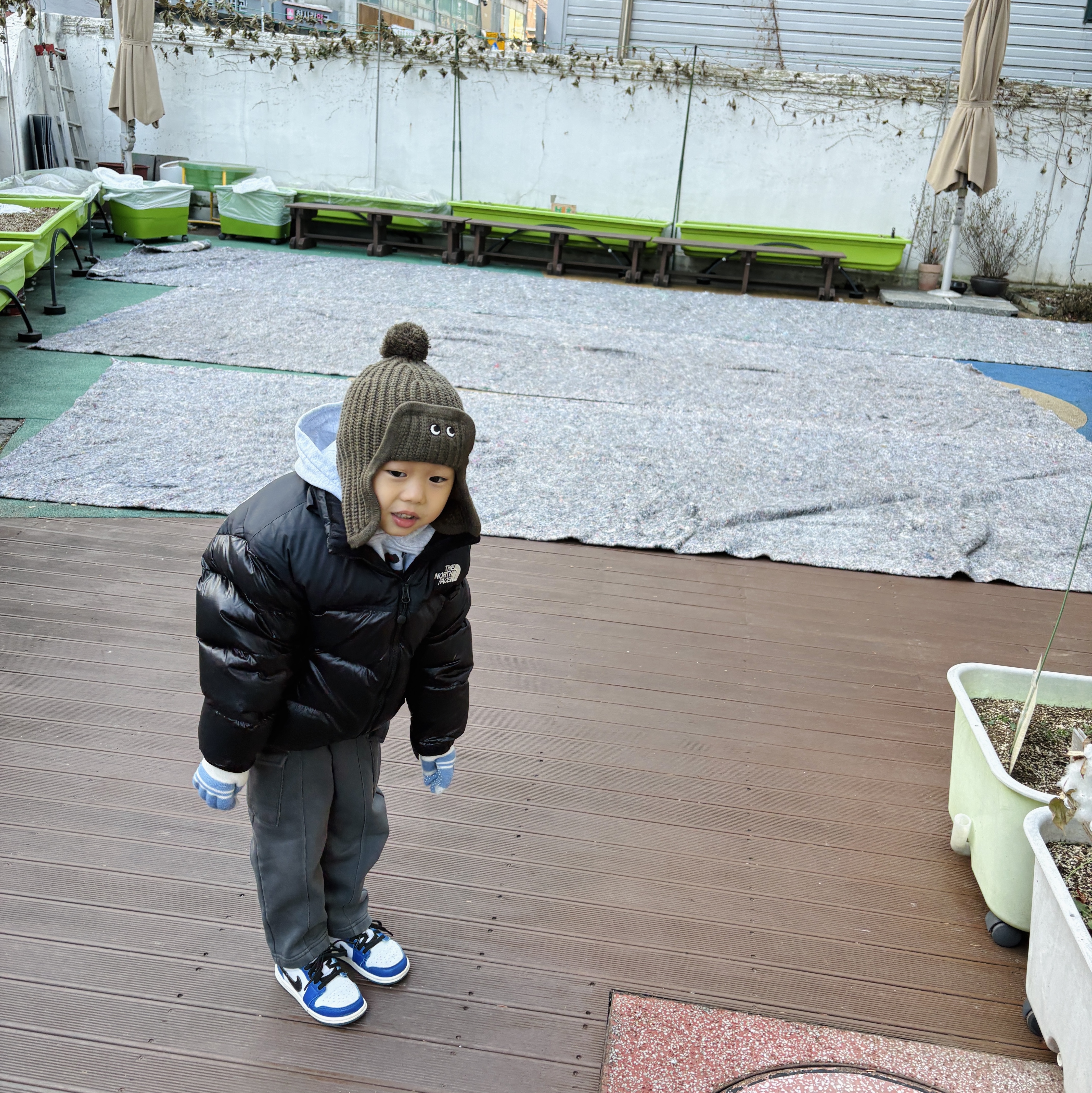 (Kids) The North Face 1996 Eco Nuptse Down Jacket Real Black, (TD) Jordan 1 Retro Low OG Game Royal 착용 스타일 - 5