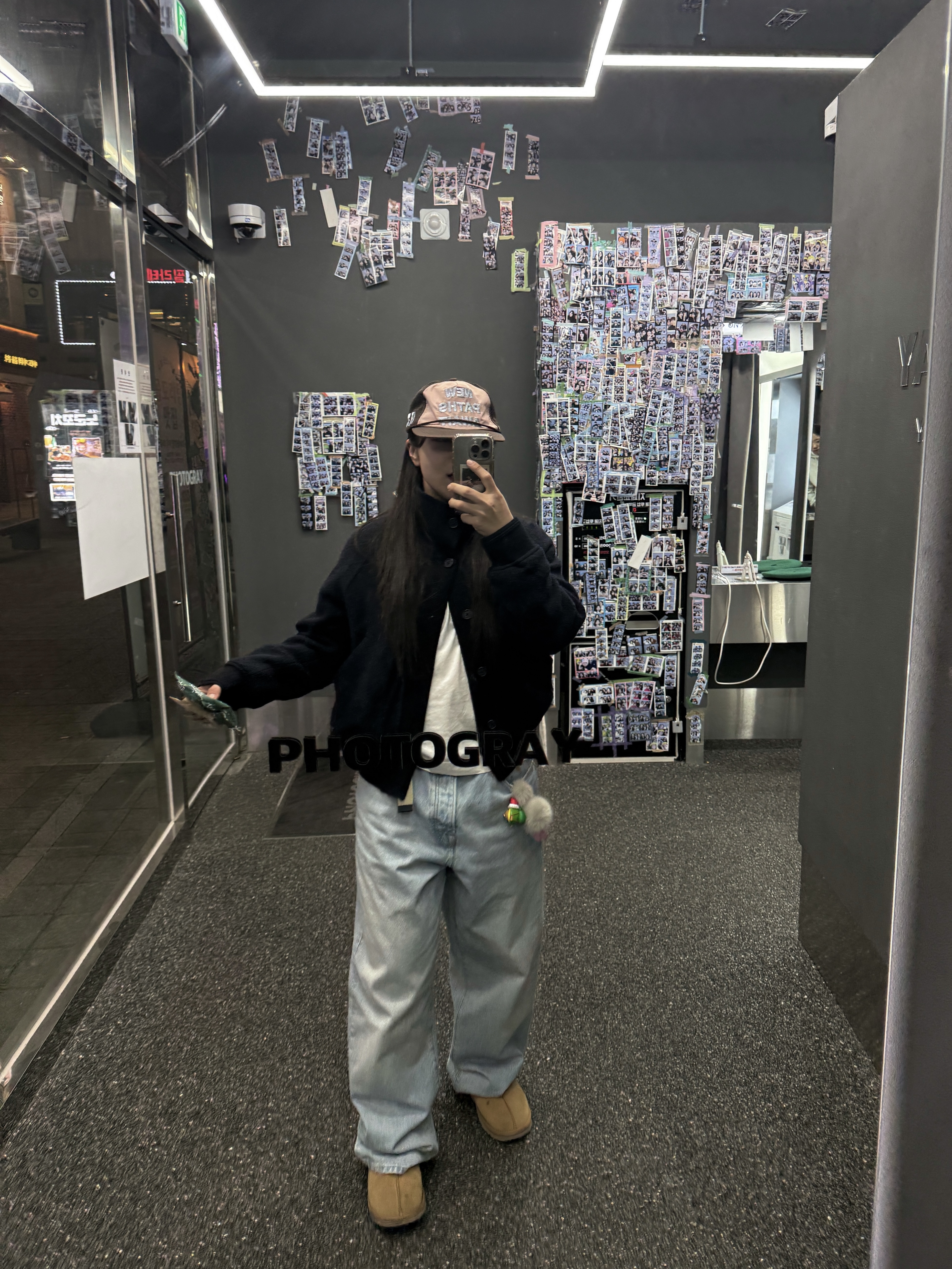 Alex Zono x Woodz New Paths Await Trucker Hat Beige, Stussy Denim Big OL' Jean Light Wash 착용 스타일