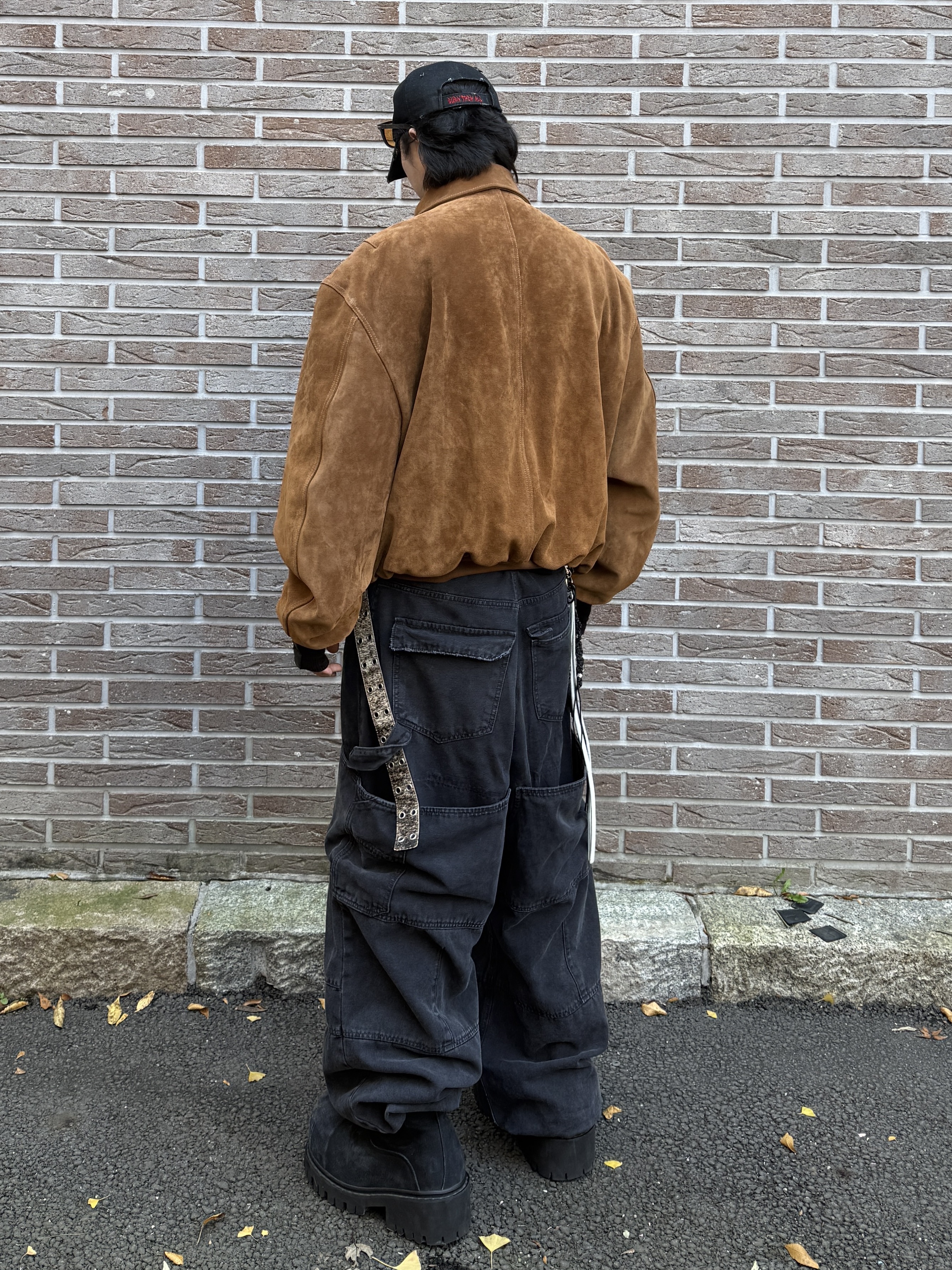 MJD x Kamien Double Hole Belt Oak Brown, Balenciaga Stomper Bootie Black 착용 스타일 - 2