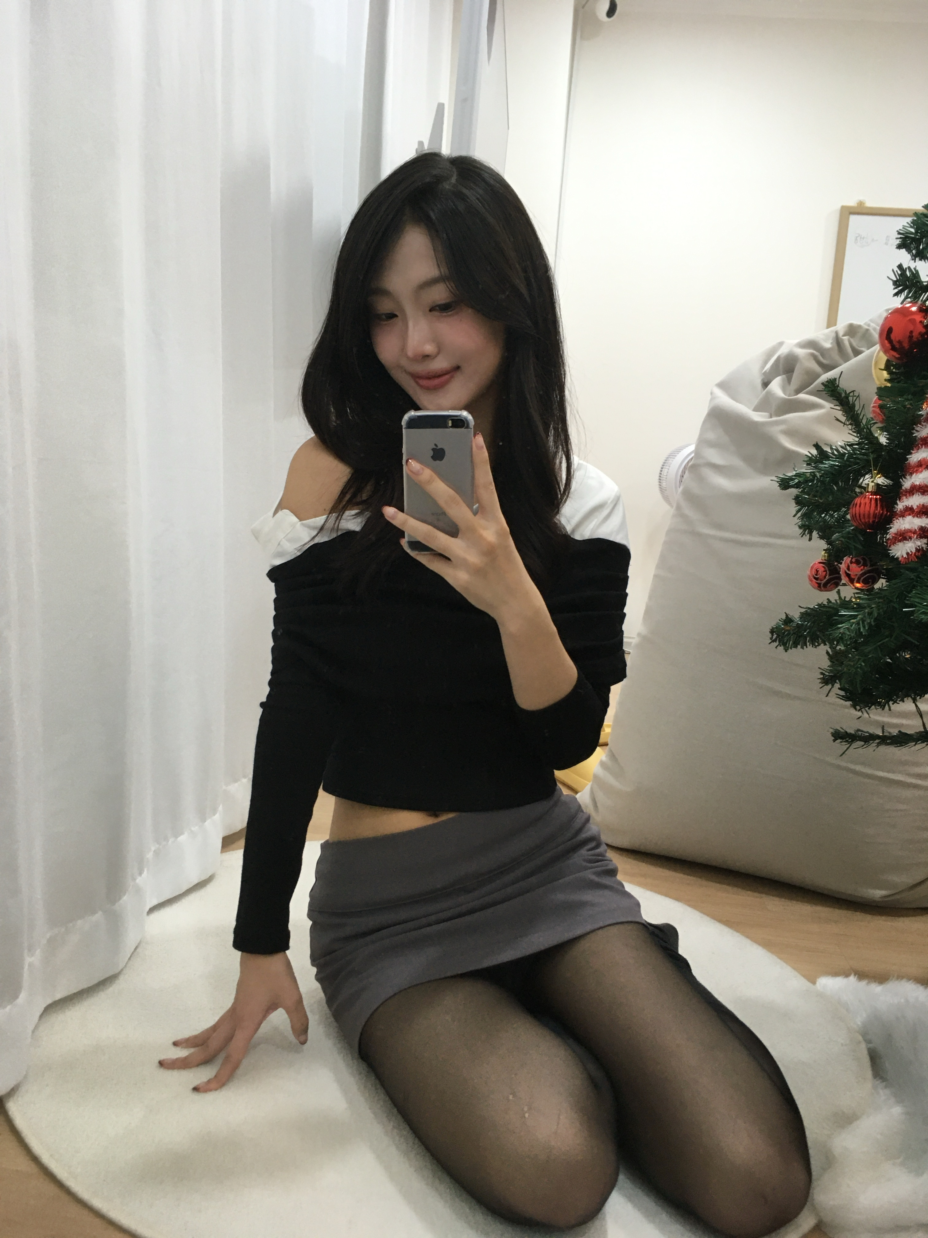 Hera Sensual Nude Gloss 422 Lingerie 착용 스타일