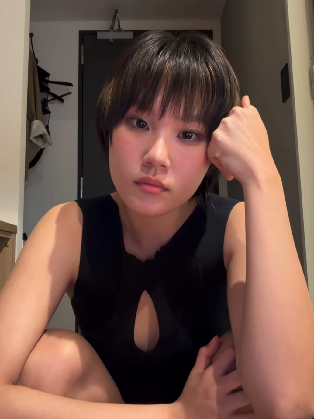 Juukiff Slitted Bodysuit In Recycled Poly Black 착용 스타일 - 3
