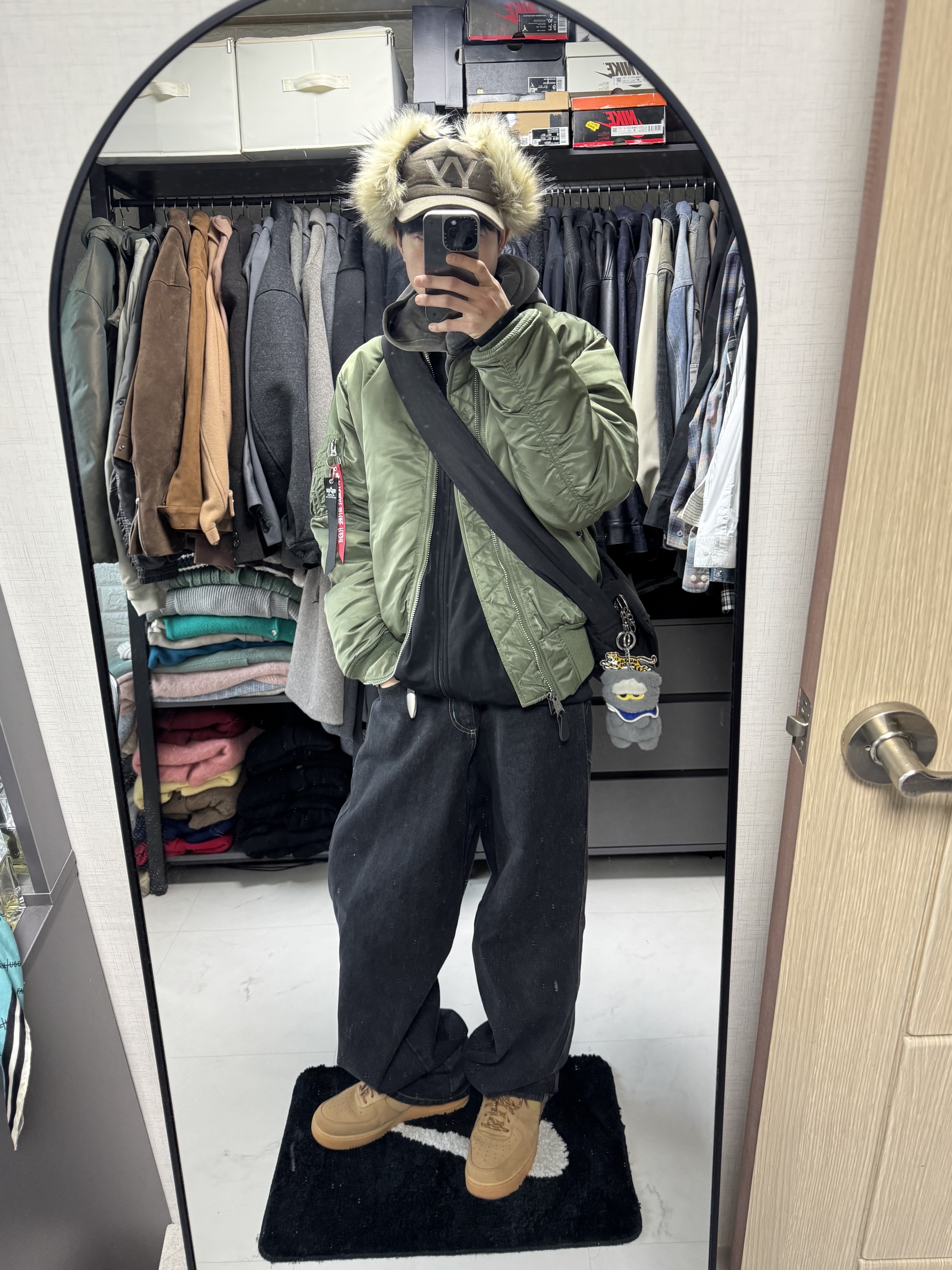 Open Yy Faux Fur Corduroy Earflap Cap Khaki, Zo&Friends Zoa Plush Keyring Grey 착용 스타일 - 3