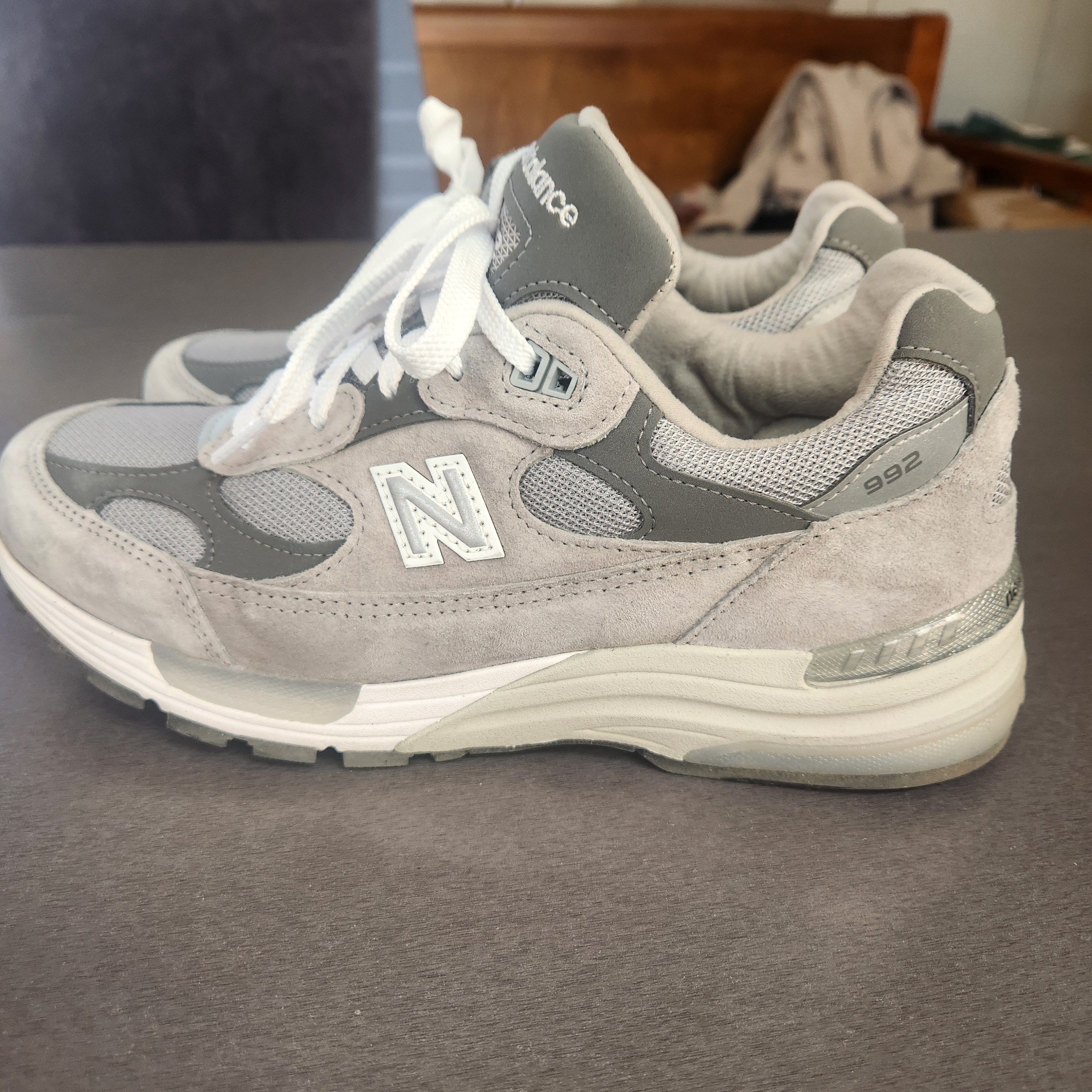 New Balance 992 Made in USA Core Grey Silver Metallic 착용 스타일