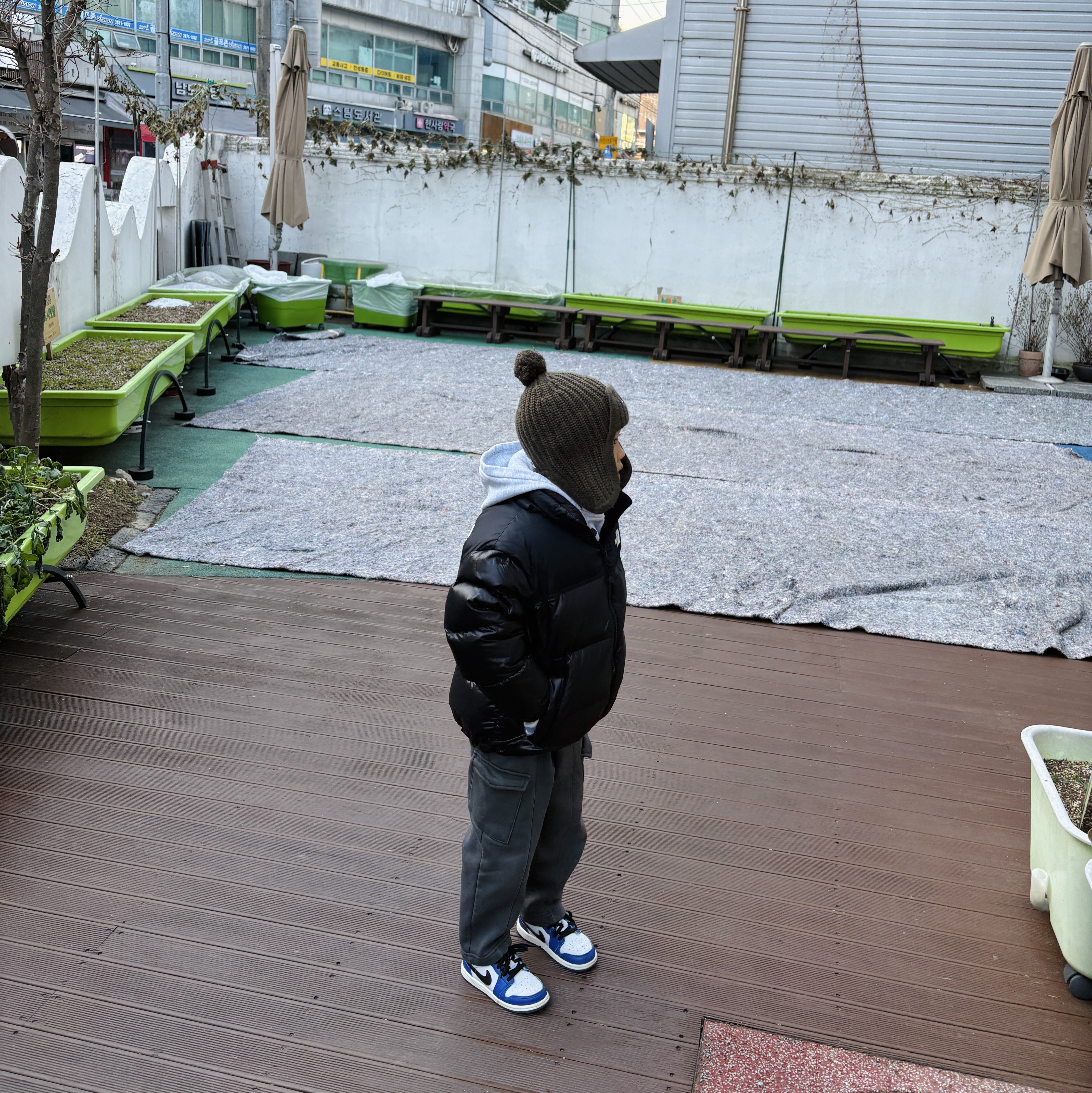 (Kids) The North Face 1996 Eco Nuptse Down Jacket Real Black, (TD) Jordan 1 Retro Low OG Game Royal 착용 스타일 - 4