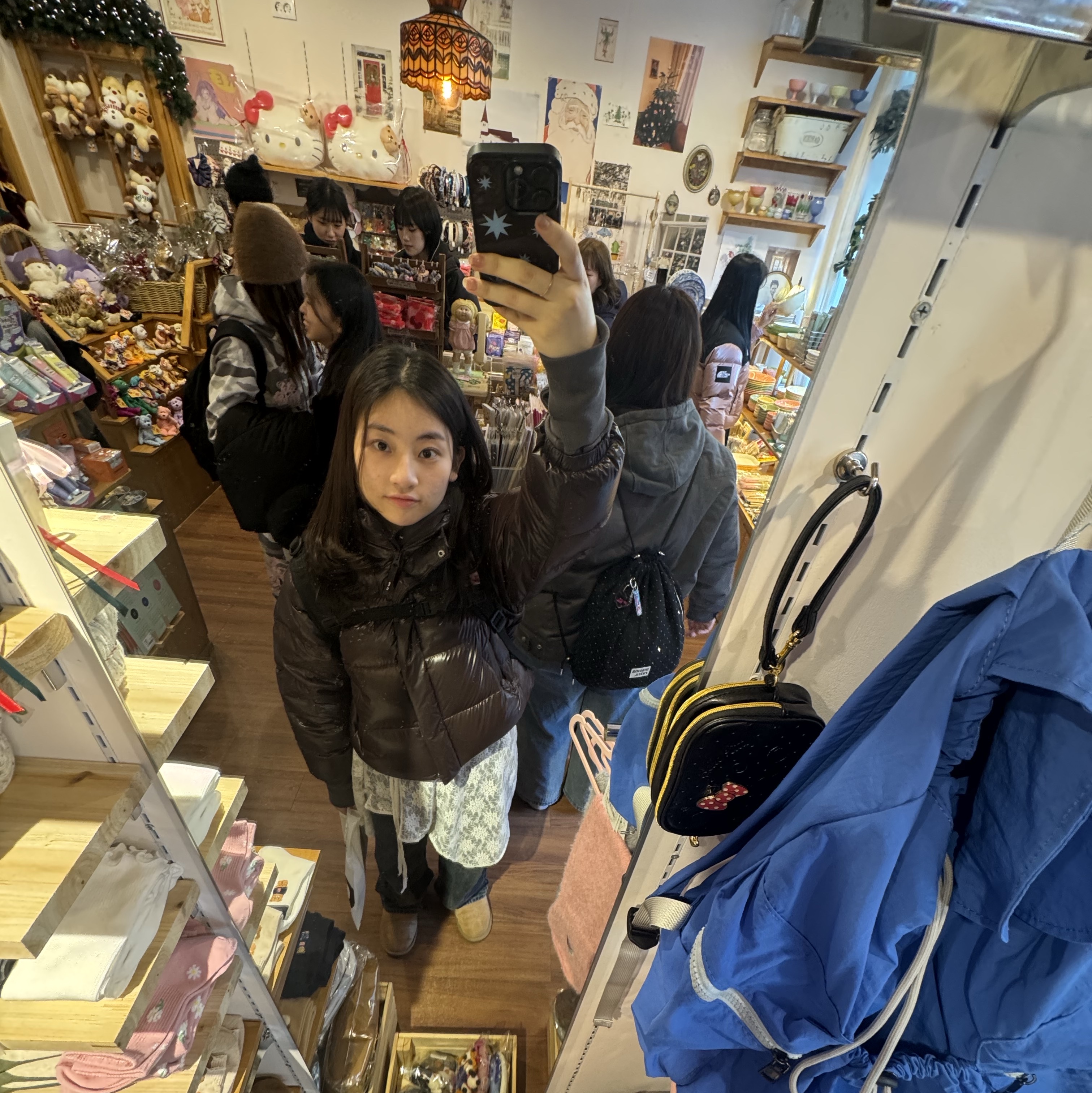 (W) The North Face Glossy DT RDS Down Jacket Cocoa Brown 착용 스타일