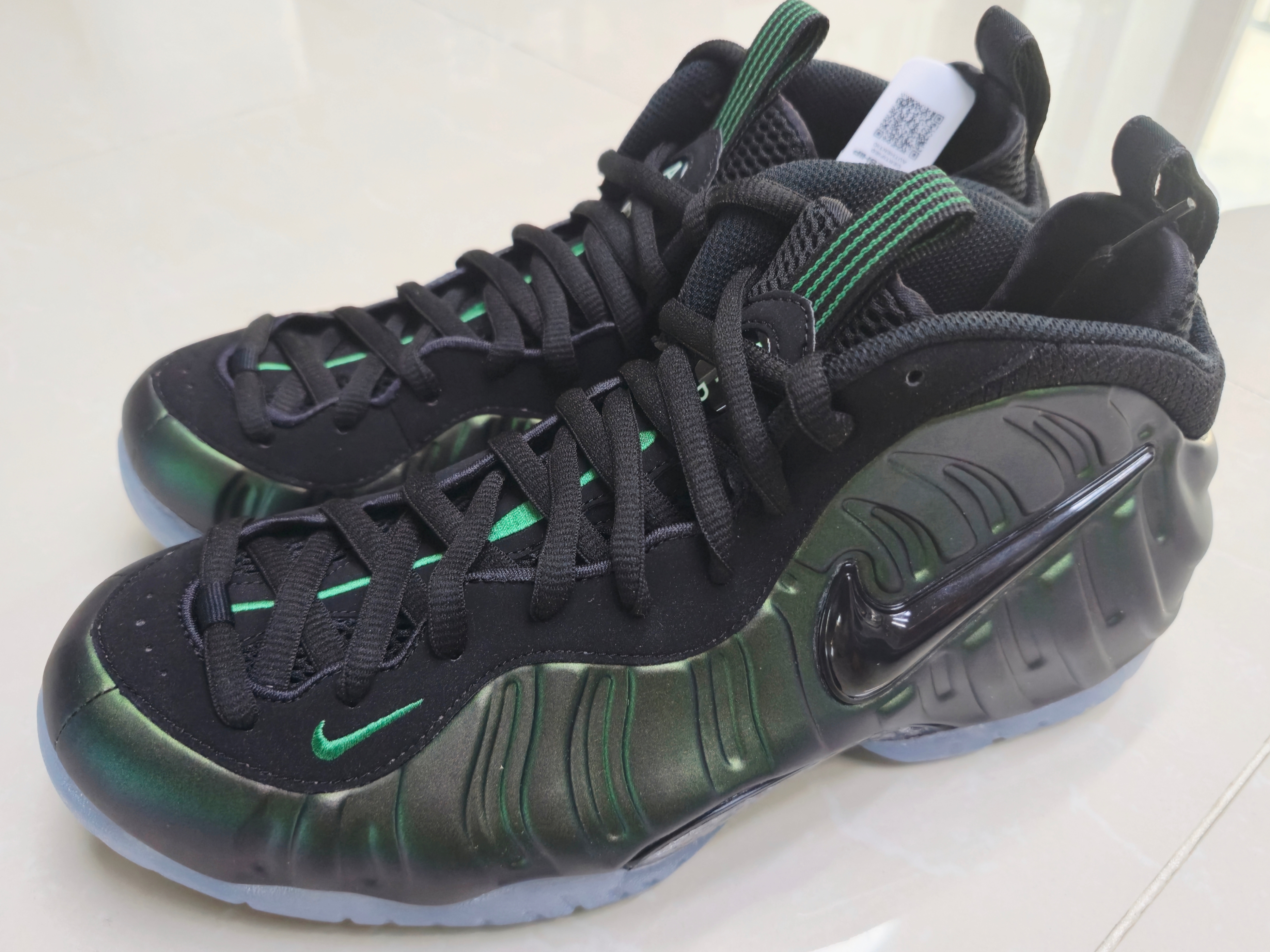 Nike Air Foamposite Pro Pine Green Black 착용 스타일 - 1