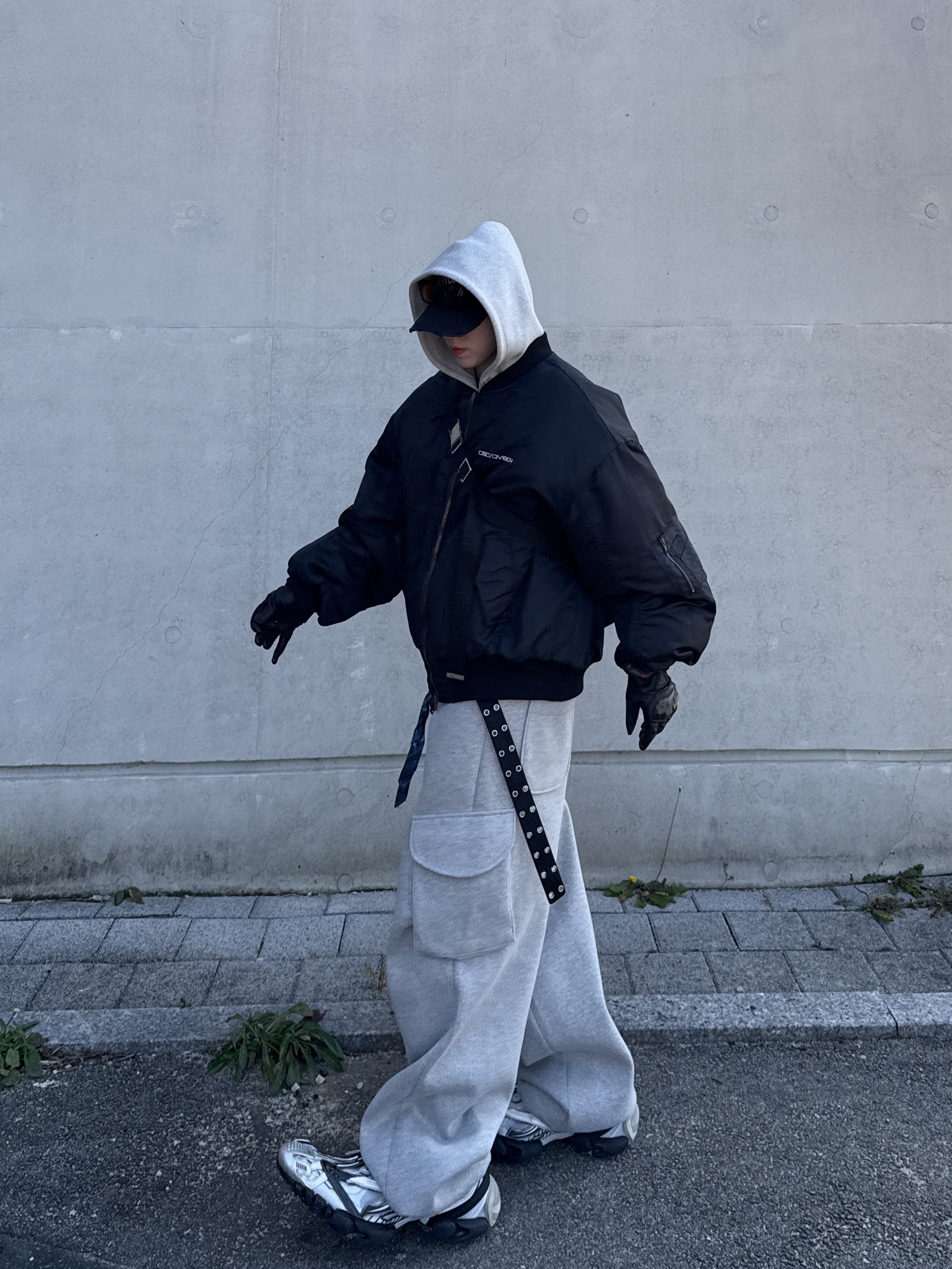 Civision by CSC Progressive Bomber Jacket Black, MJD X KOIN SEOUL Wide Cargo Sweat Pants 착용 스타일 - 2