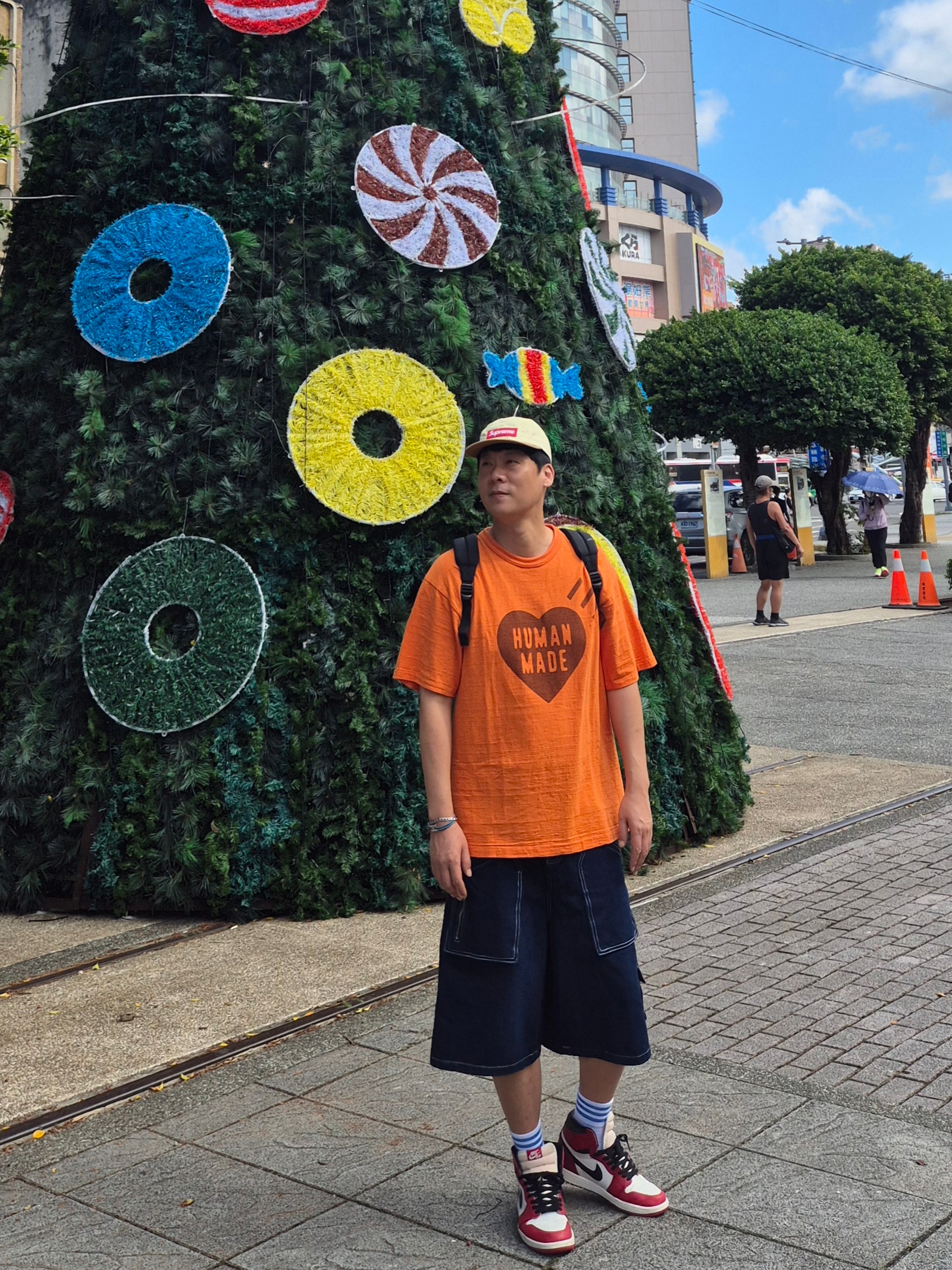 Human Made Color T-Shirt Orange, Supreme Pigment 2-Tone Camp Cap Natural - 24SS 착용 스타일 - 1
