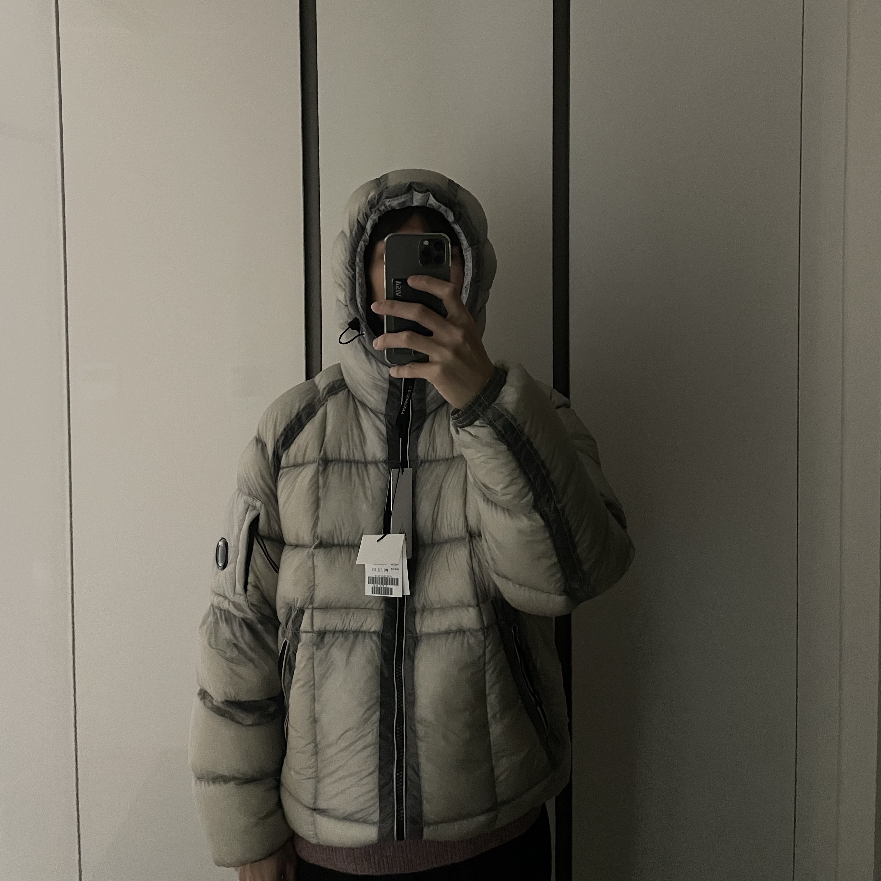 C.P. Company Korea Exclusive D.D. Shell Hooded Down Jacket Lunar Rock - 25FW 착용 스타일 - 1