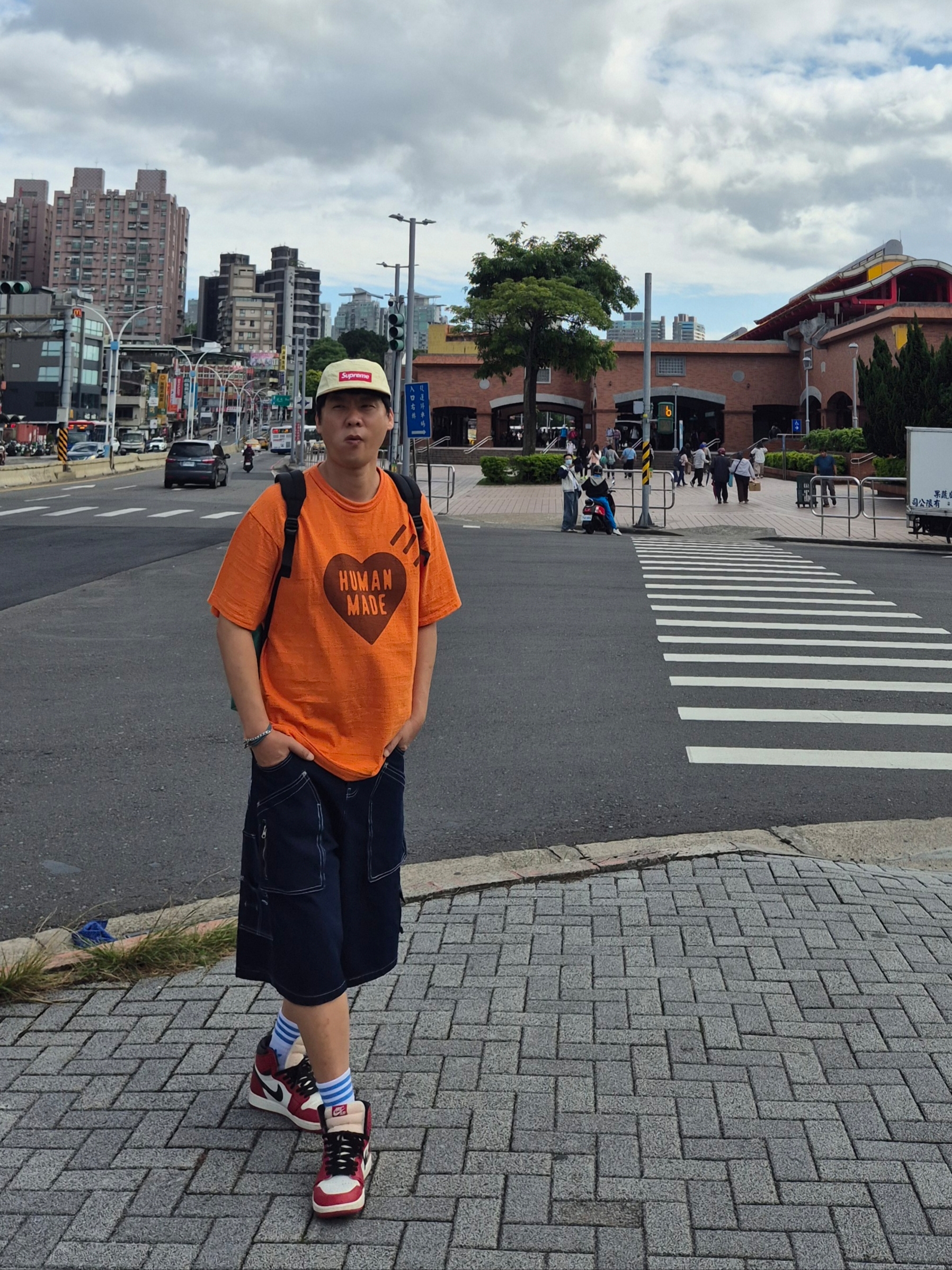 Human Made Color T-Shirt Orange, Supreme Pigment 2-Tone Camp Cap Natural - 24SS 착용 스타일 - 4