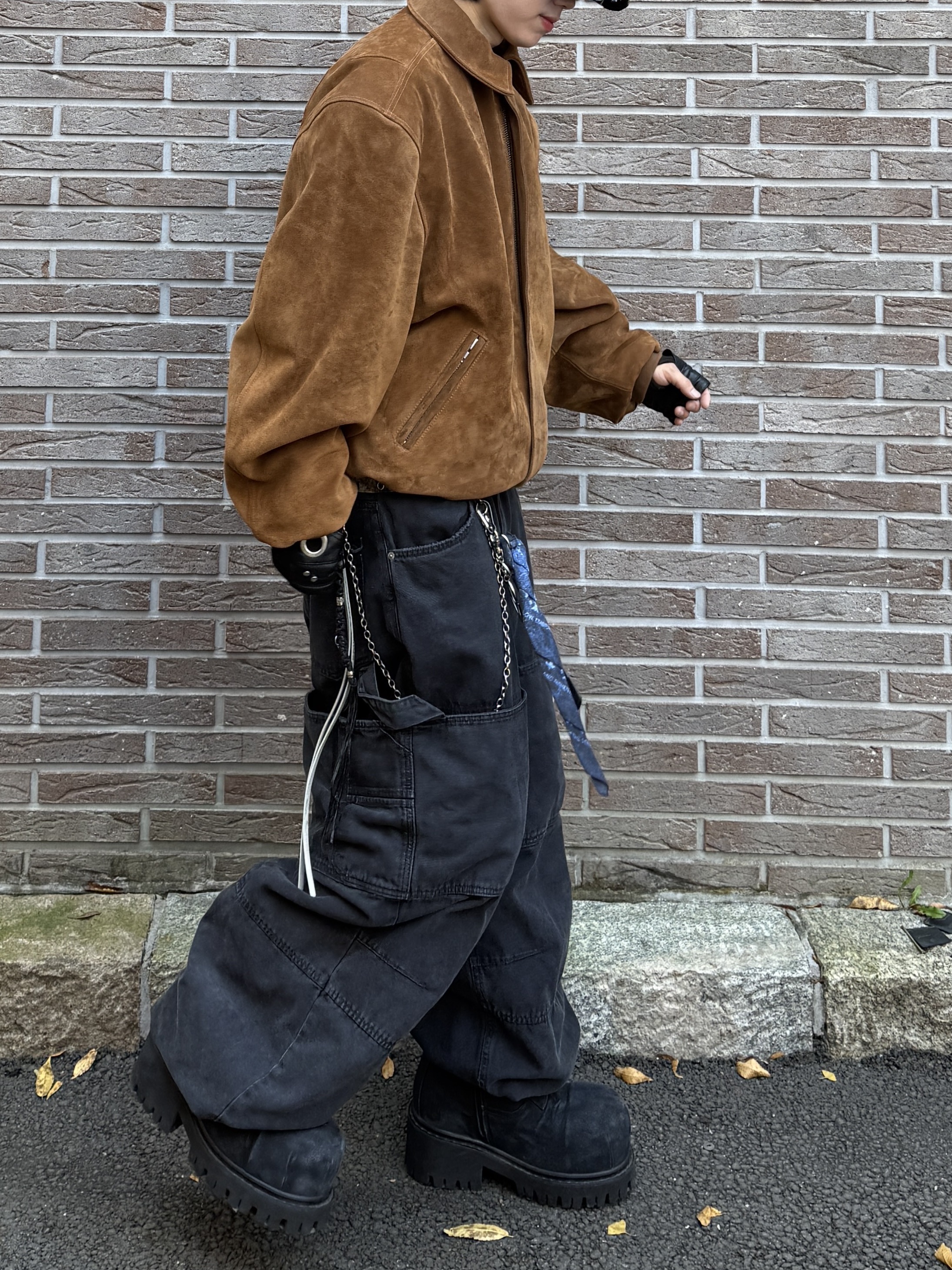 MJD x Kamien Double Hole Belt Oak Brown, Balenciaga Stomper Bootie Black 착용 스타일 - 3