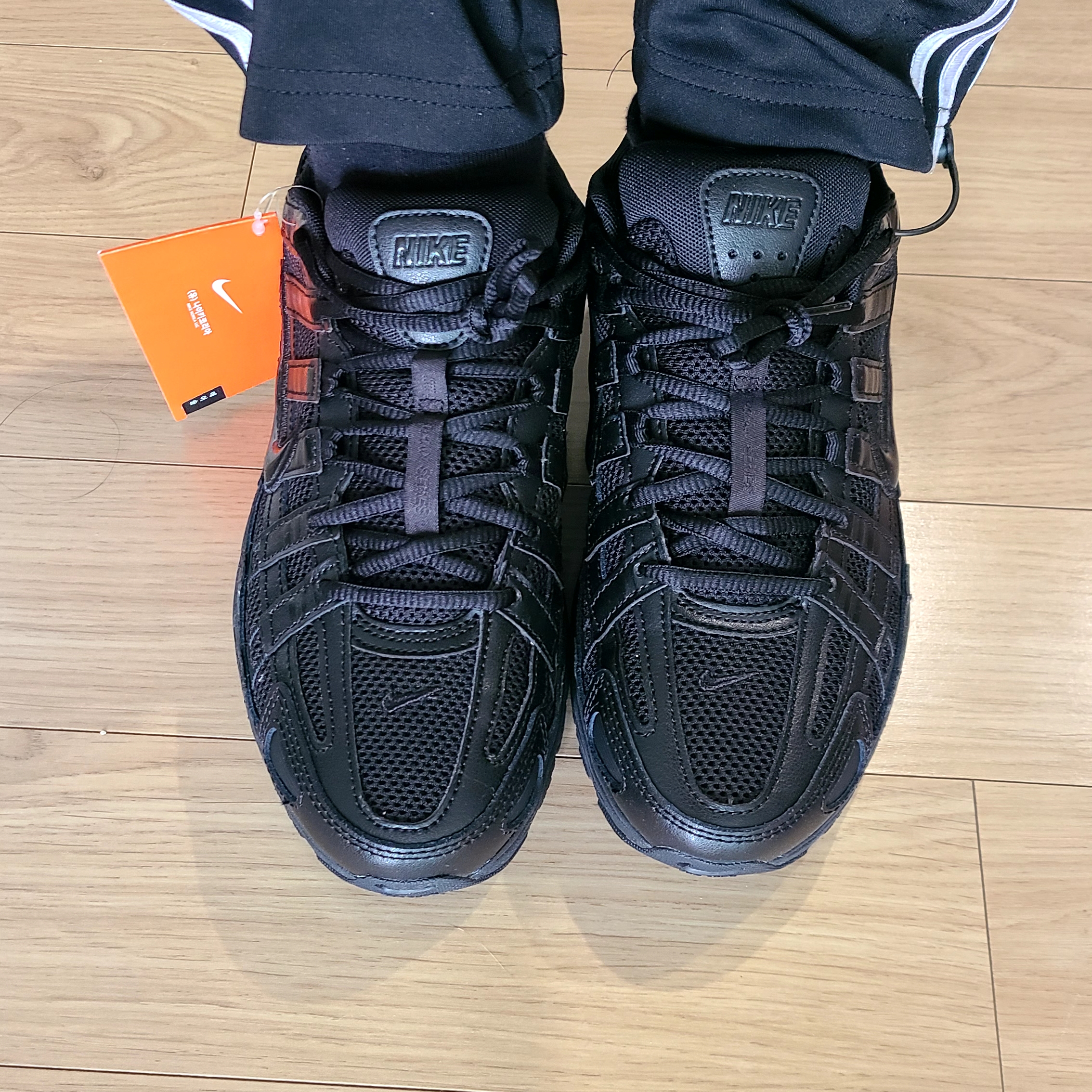 Nike P-6000 Black 착용 스타일 - 1