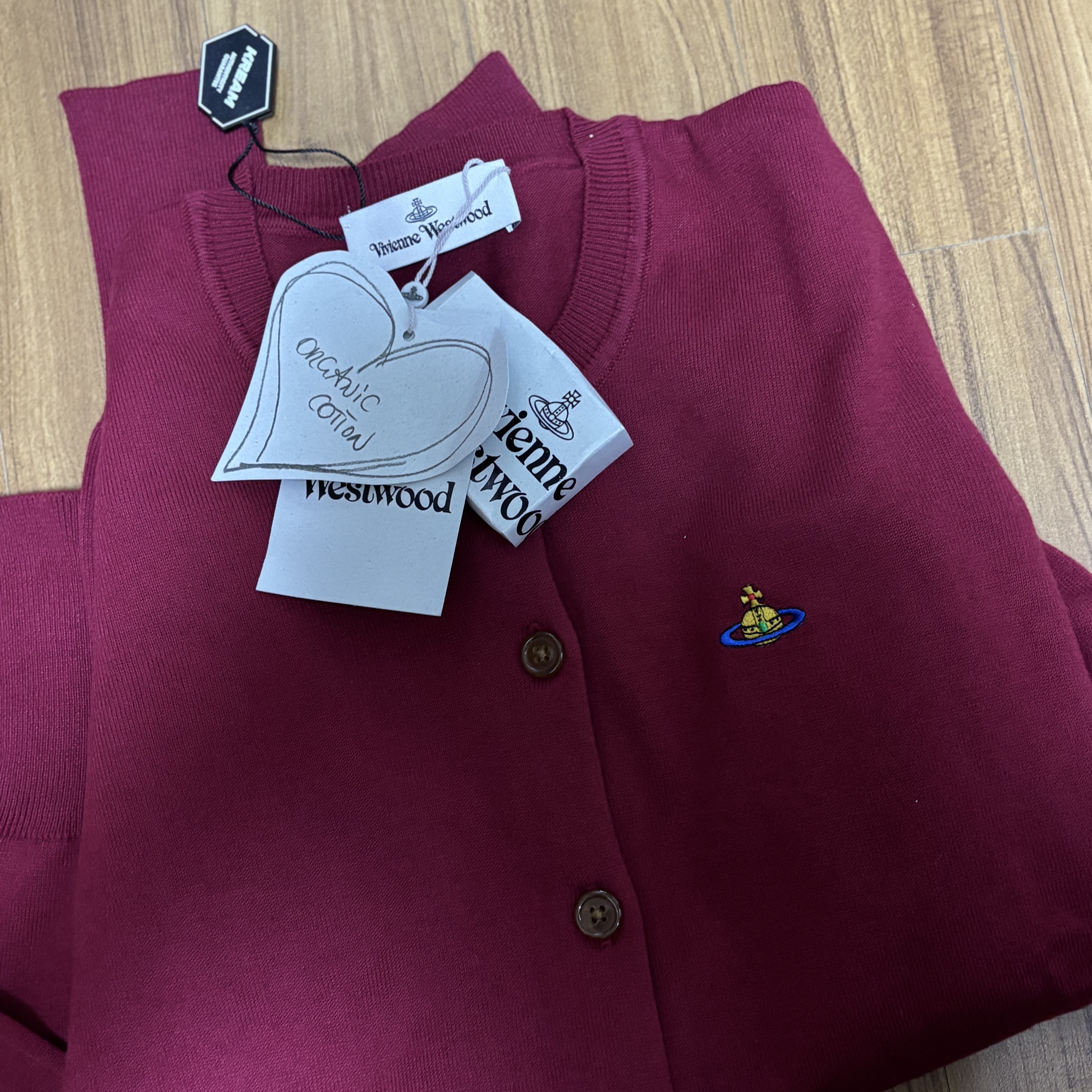(W) Vivienne Westwood Bea Crewneck Cardigan Wine 착용 스타일