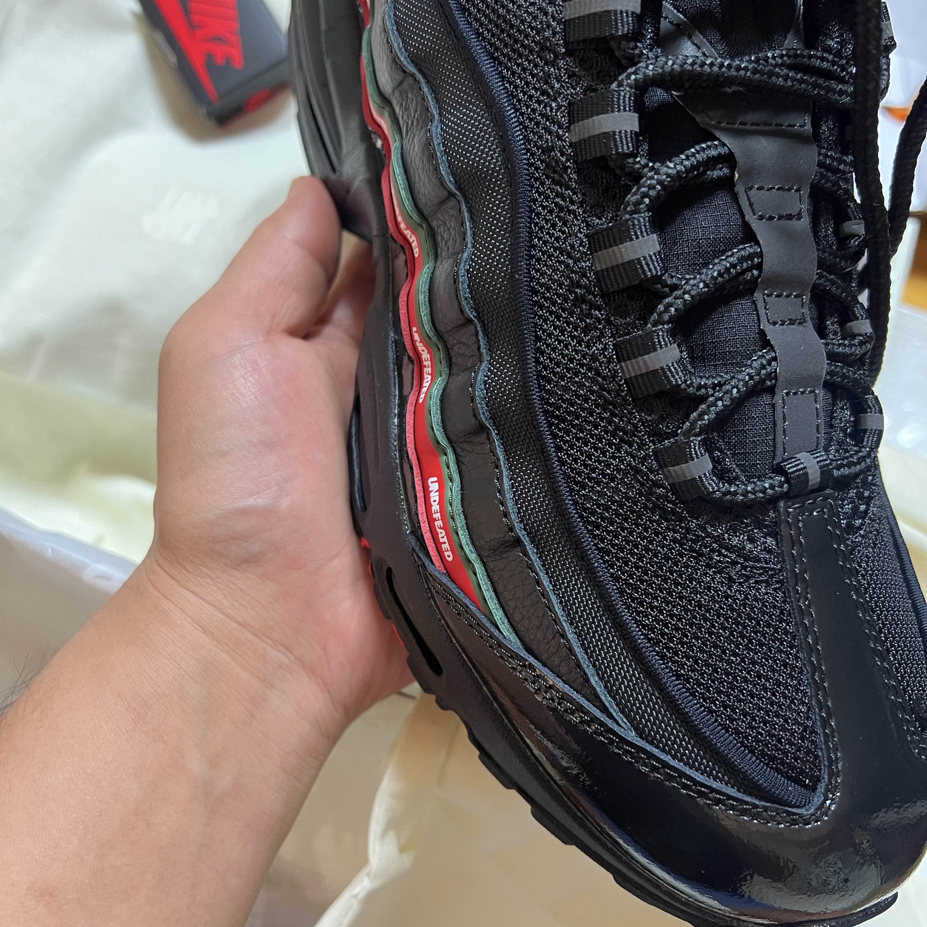 Nike x Undefeated Air Max 95 SP Black 착용 스타일 - 2