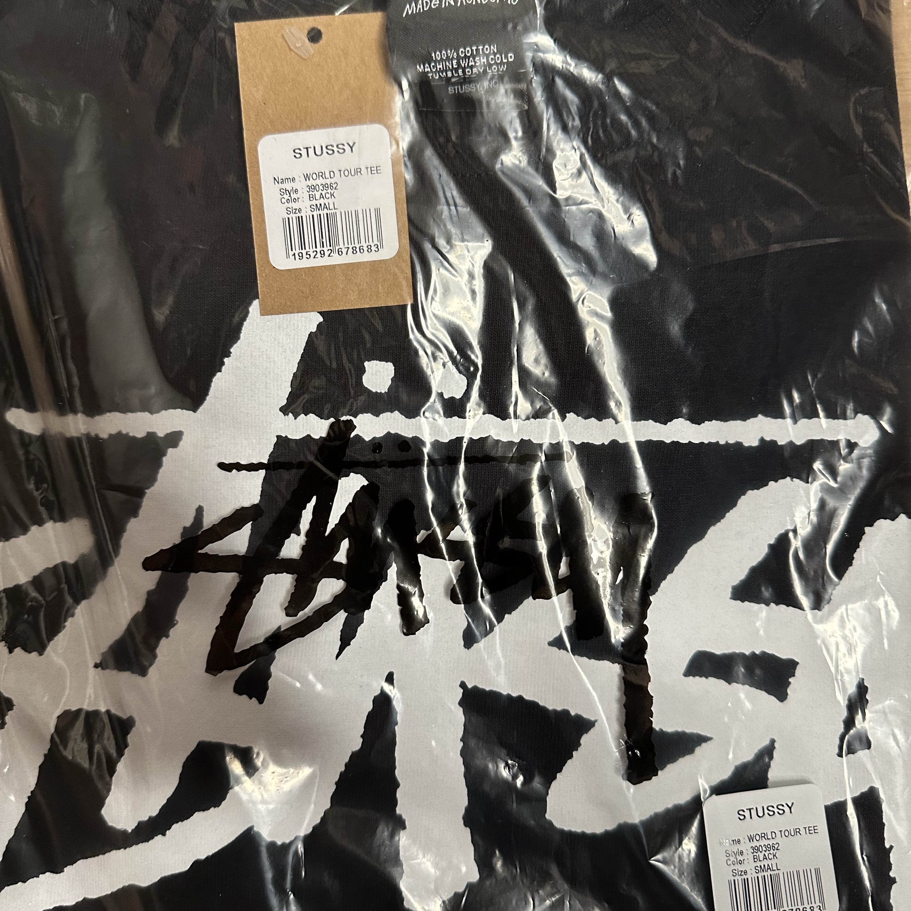 Stussy World Tour T-Shirt Black 2024,2025 착용 스타일