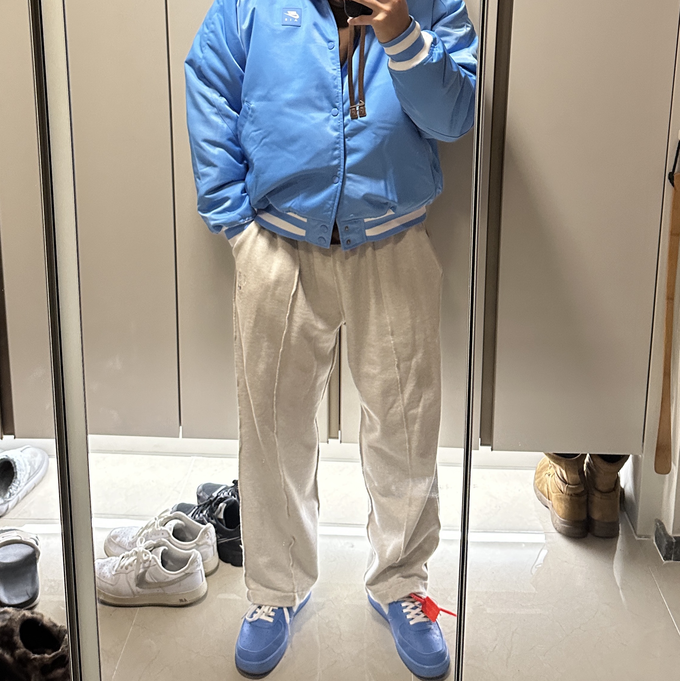 Nike Air Varsity Jacket University Blue White - Asia, Nike x Off-White Air Force 1 Low MCA University Blue 착용 스타일 - 2