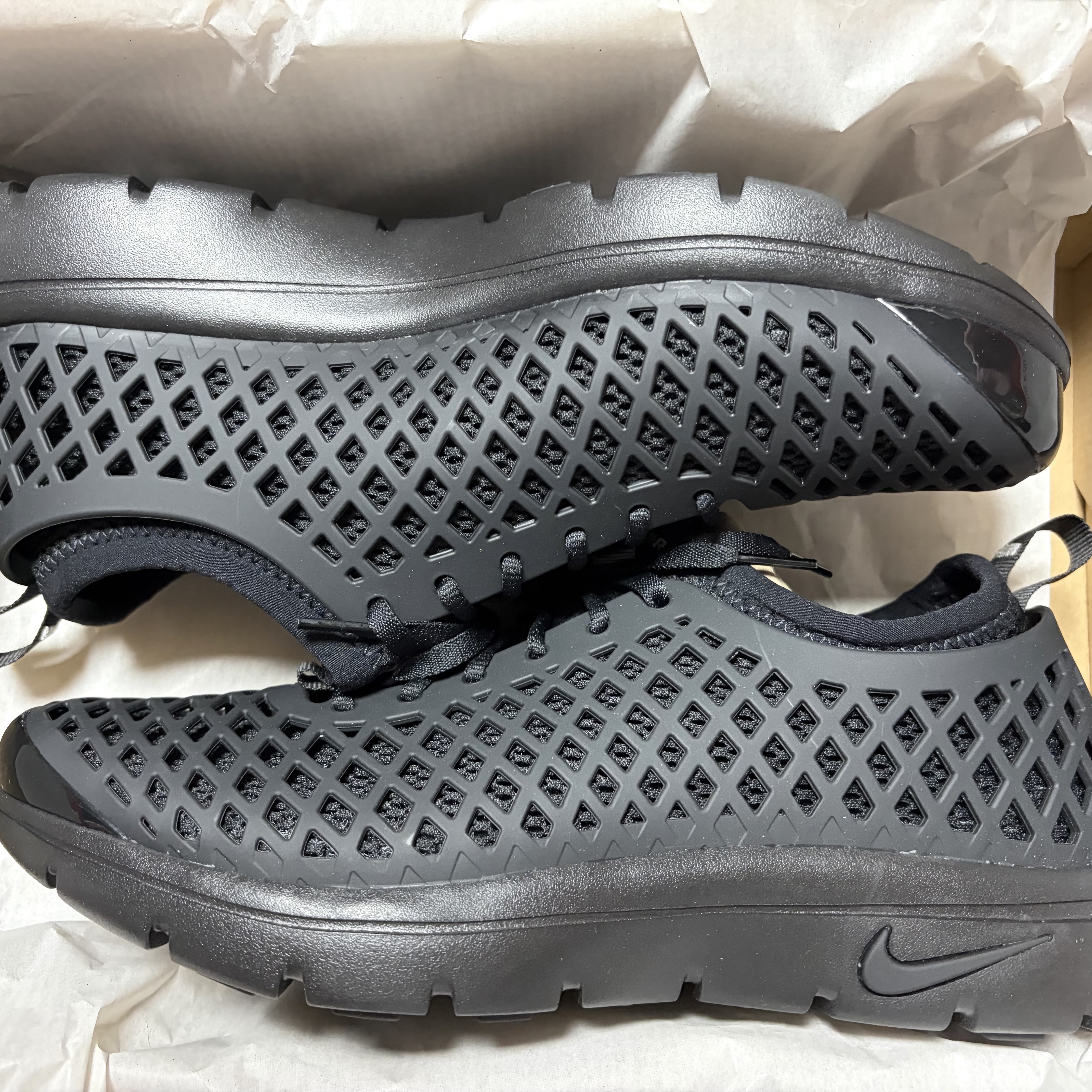 (W) Nike Rejuven8 Run Black 착용 스타일 - 2