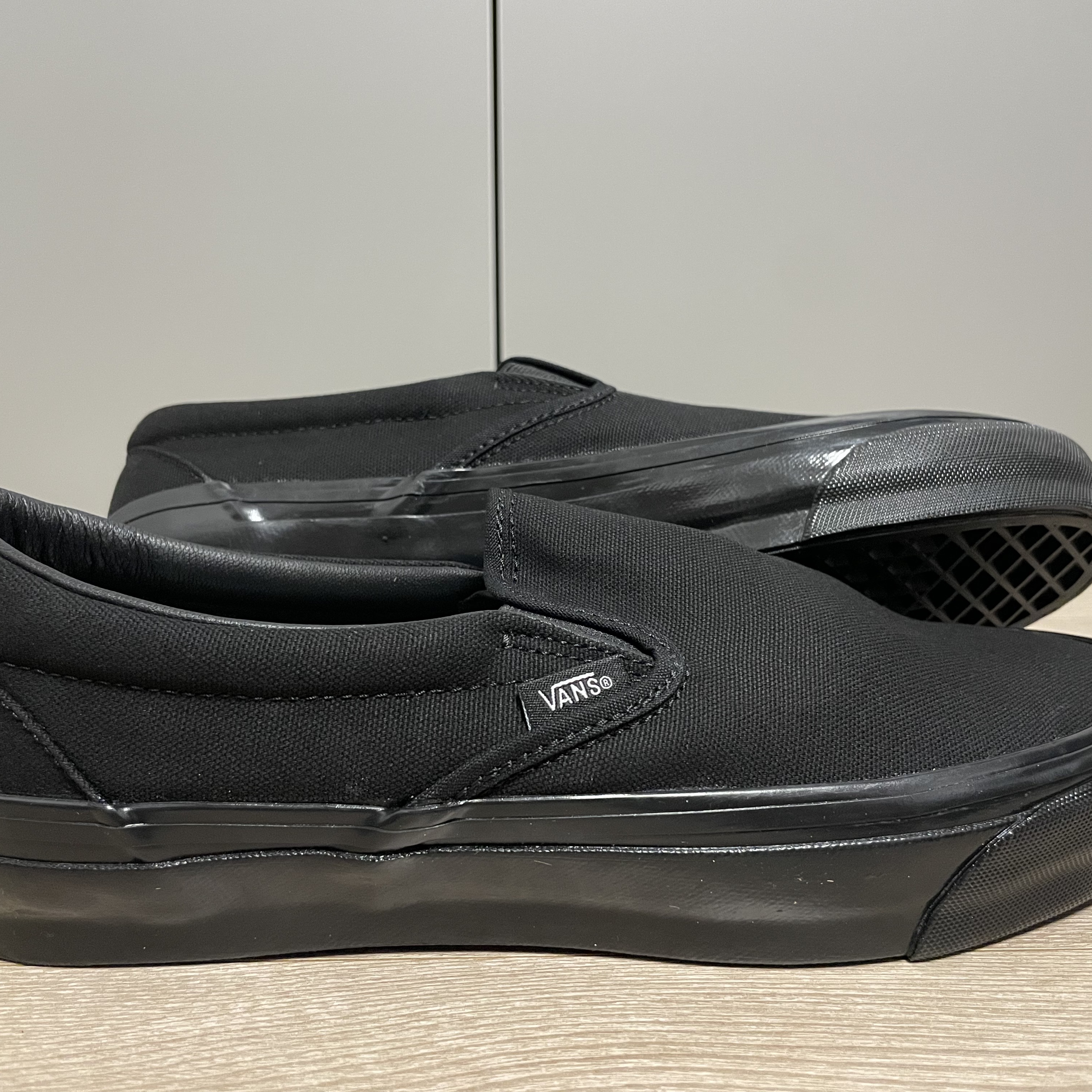 Vans Premium Slip-On 98 Black 착용 스타일 - 3