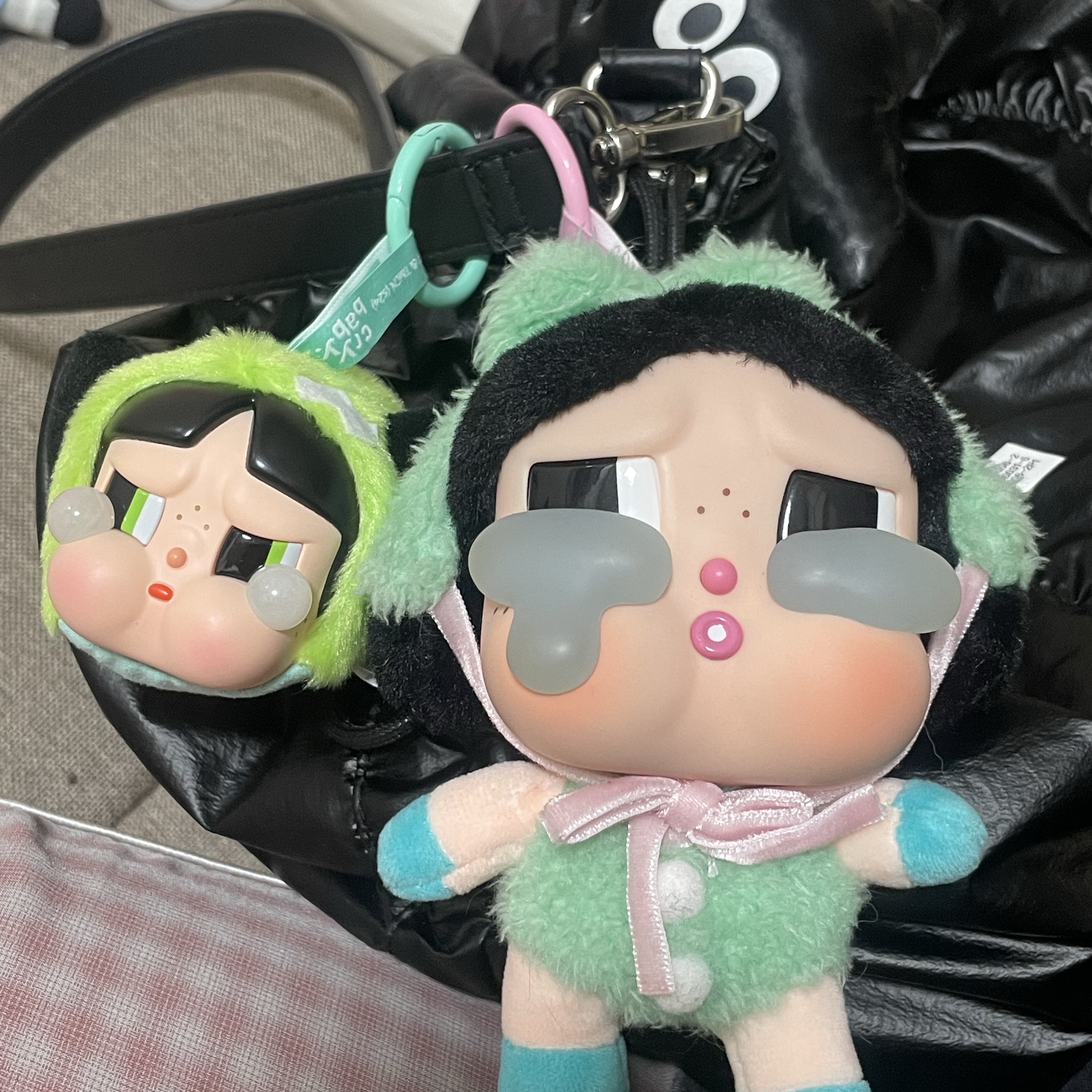 Pop Mart Crybaby Crying Again Series Plush Keyring Sealed Case (6 Blind Boxes) 착용 스타일 - 2