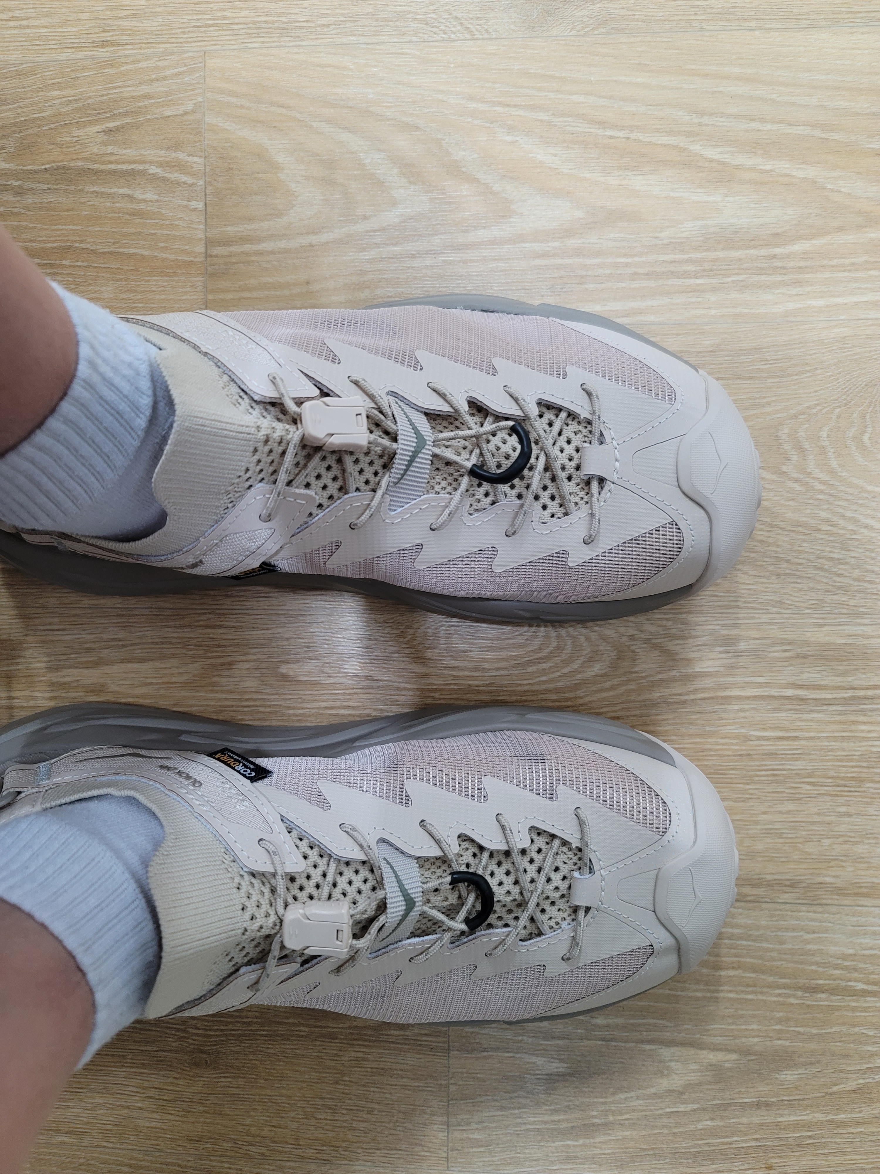 Hoka Hopara 2 Shifting Sand 착용 스타일