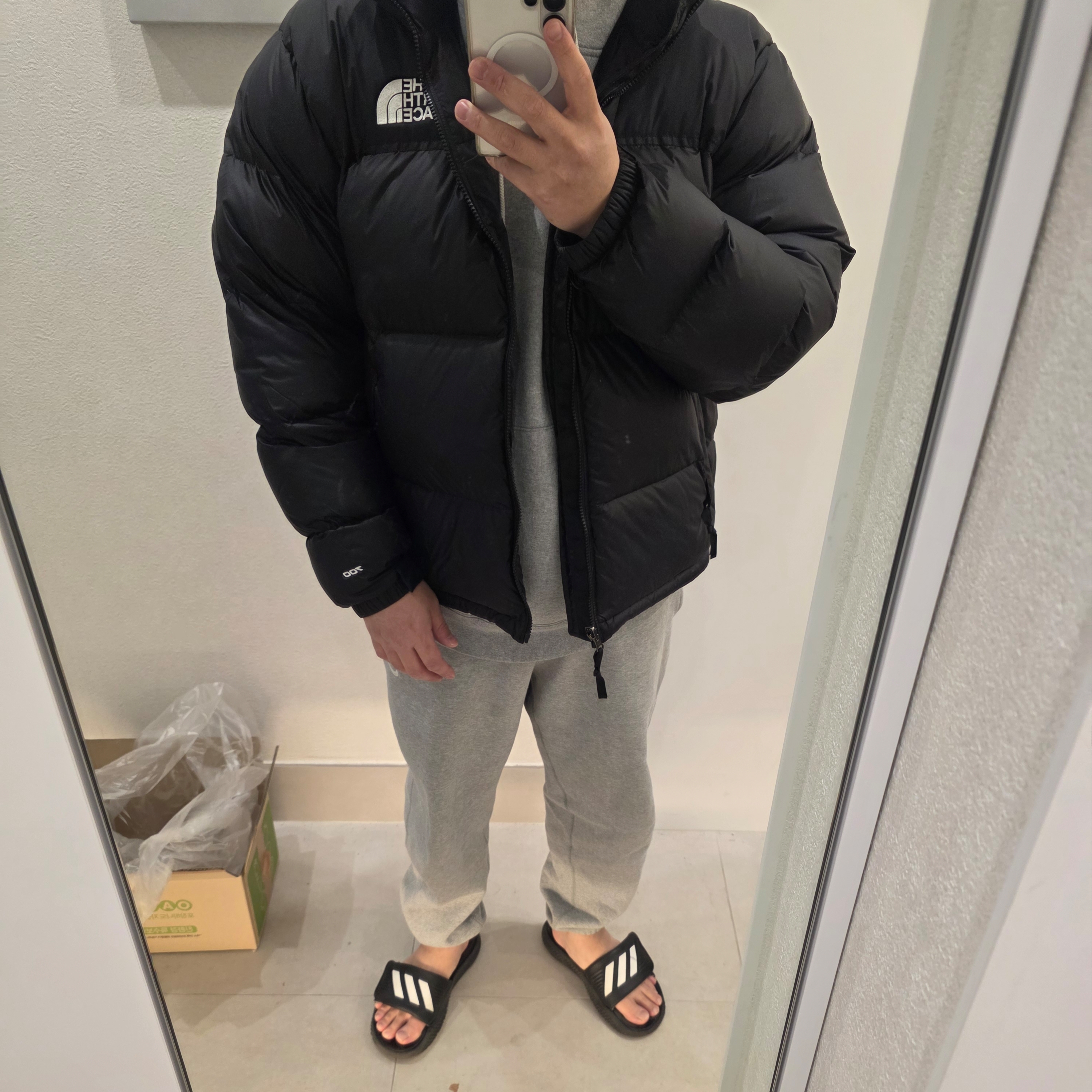 The North Face 1996 Retro Nuptse Down Jacket TNF Black 착용 스타일