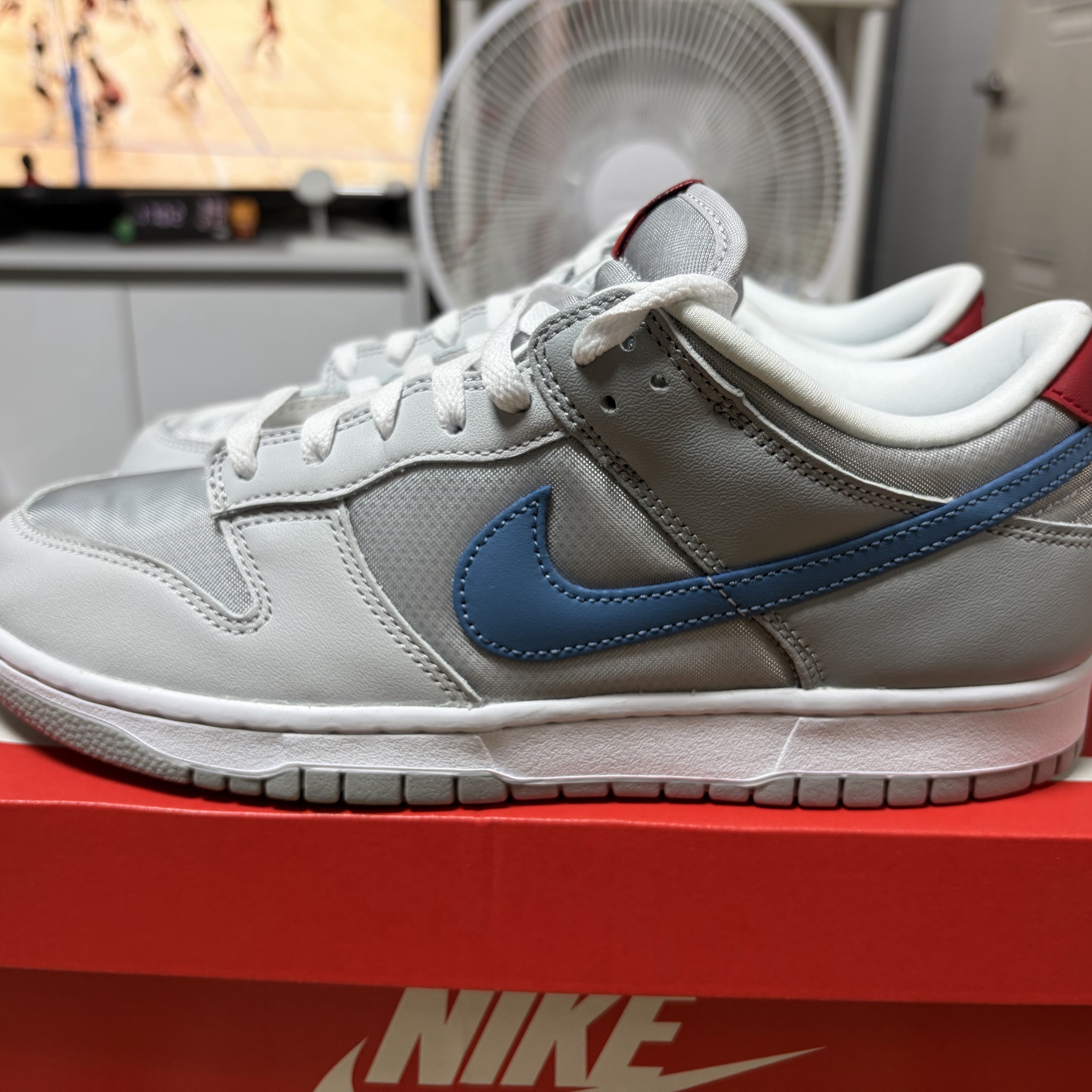 Nike Dunk Low Silver Blue 착용 스타일 - 1
