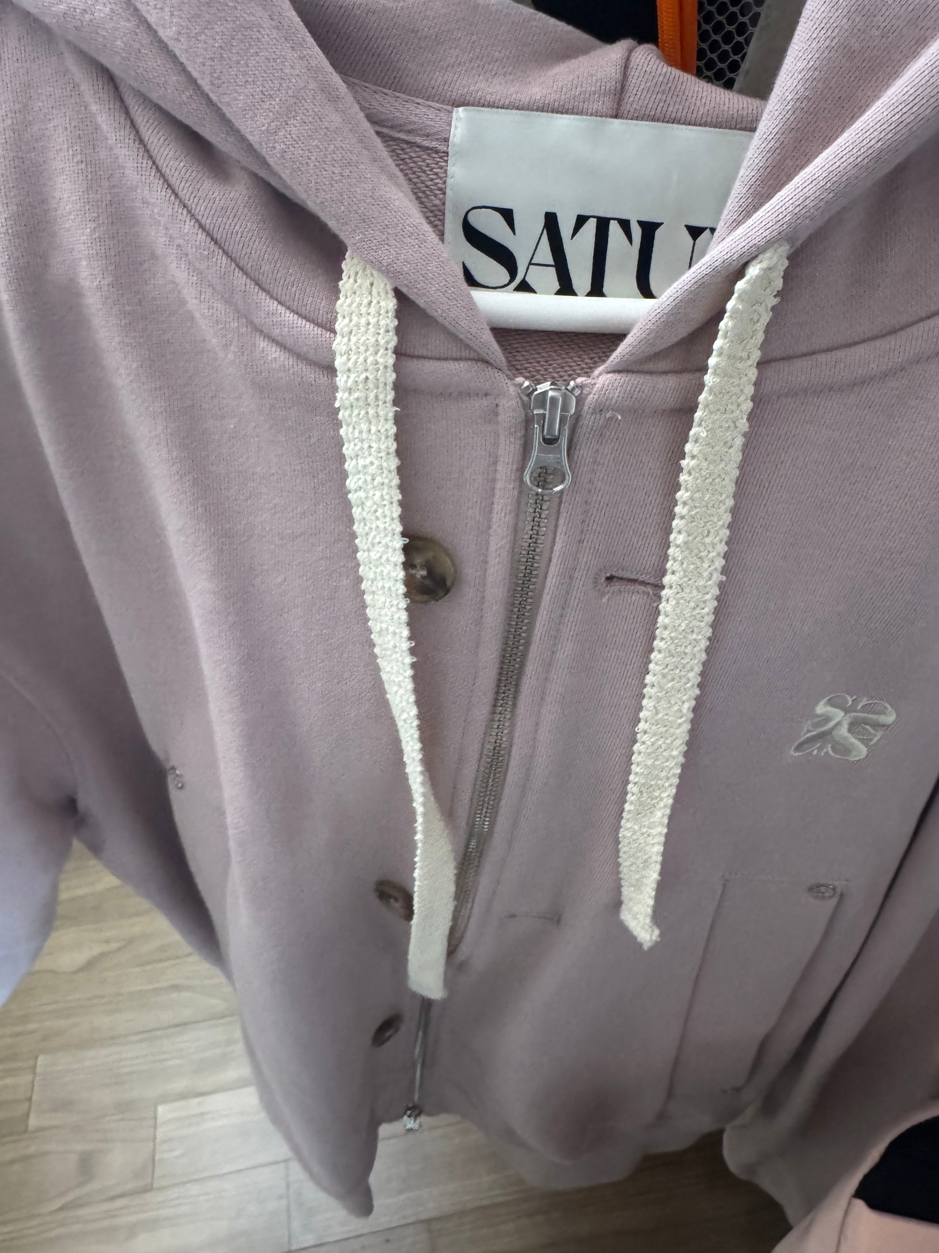 SATUR Teo Cotton All Day Hood Zip-up Vintage Rose 착용 스타일