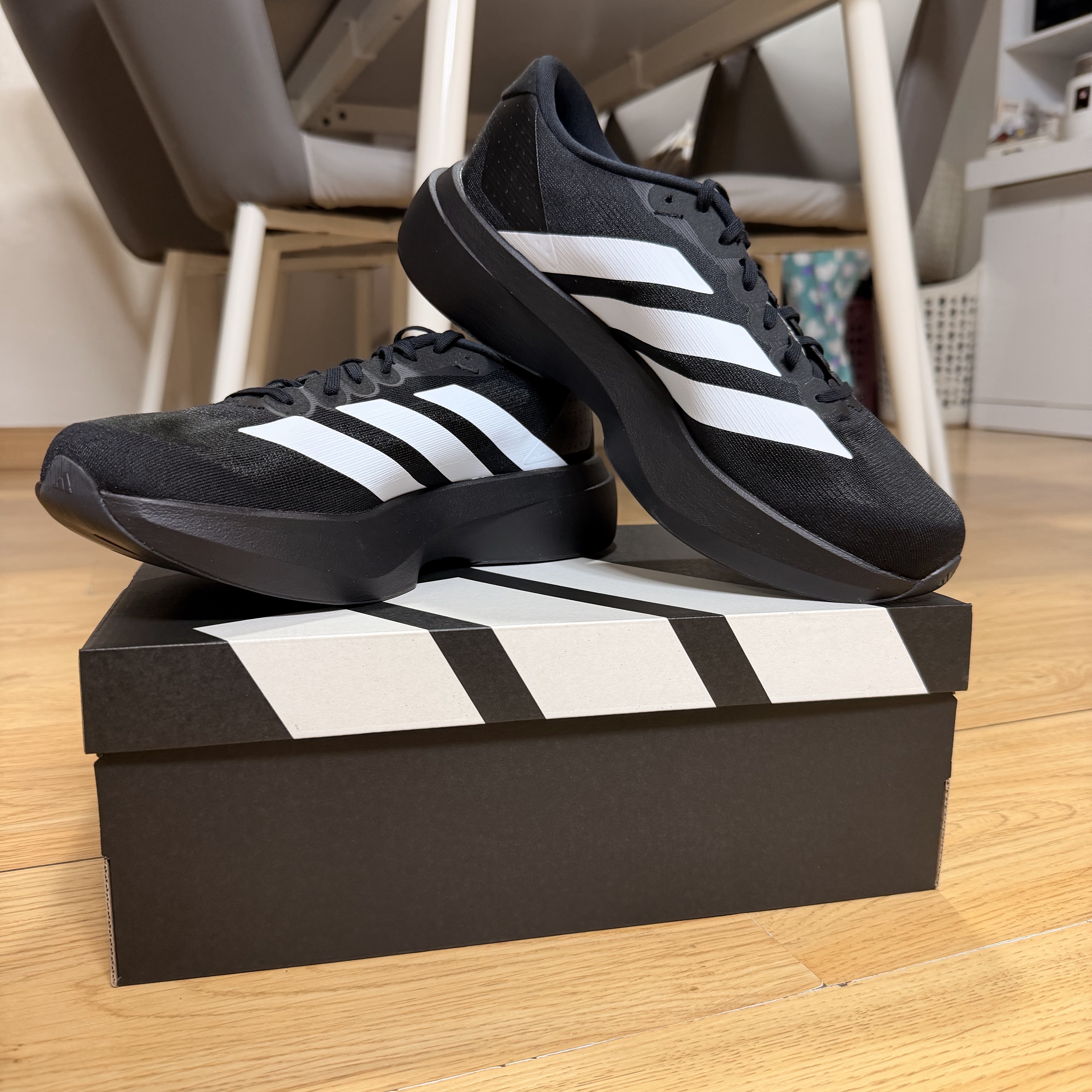 Adidas Adizero EVO SL Core Black Cloud White 착용 스타일
