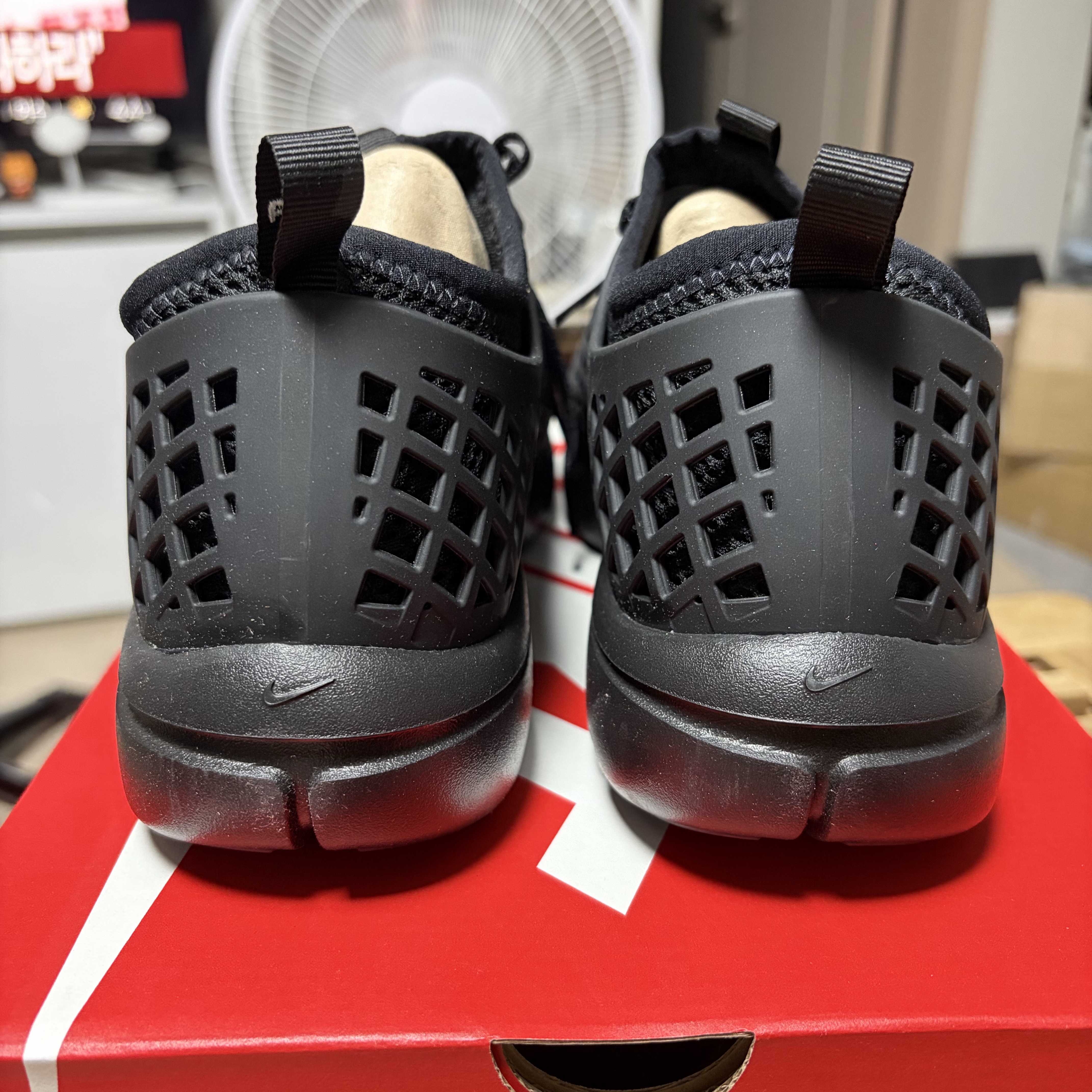 (W) Nike Rejuven8 Run Black 착용 스타일 - 5