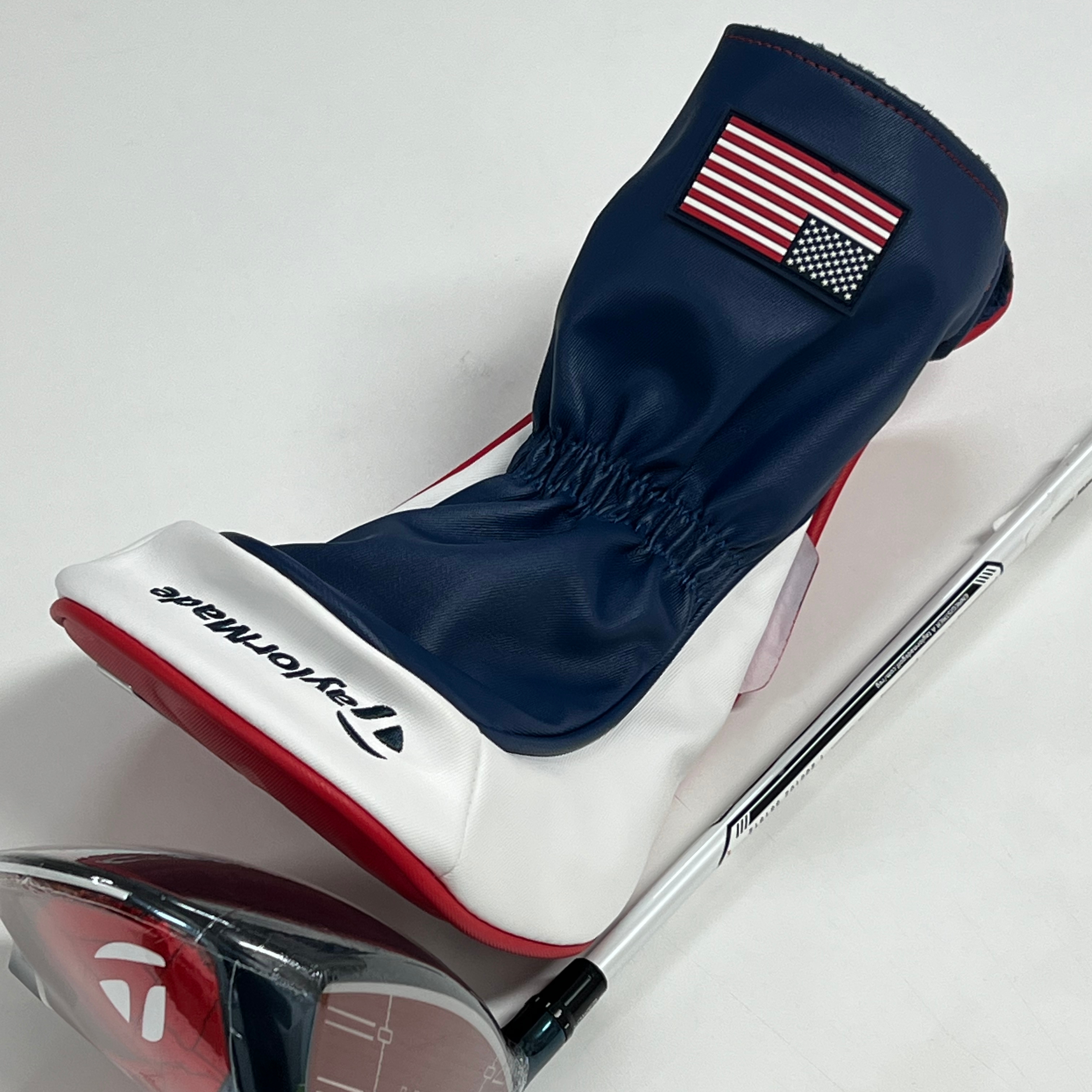 Taylormade x Kith Qi10 Driver 10.5 Loft Regular Rose 착용 스타일 - 6