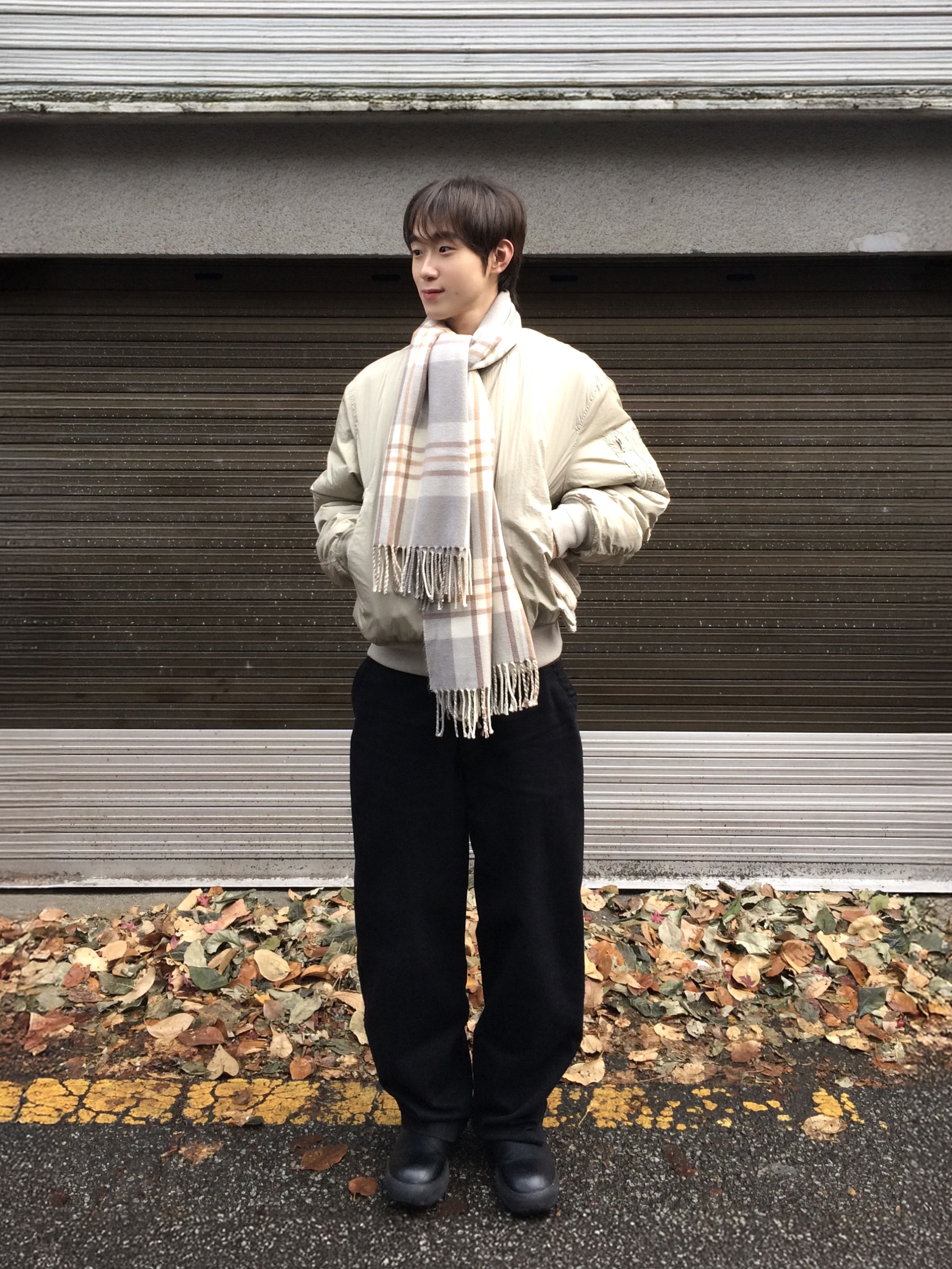 JOSEPHT Amos Black 착용 스타일 - 1