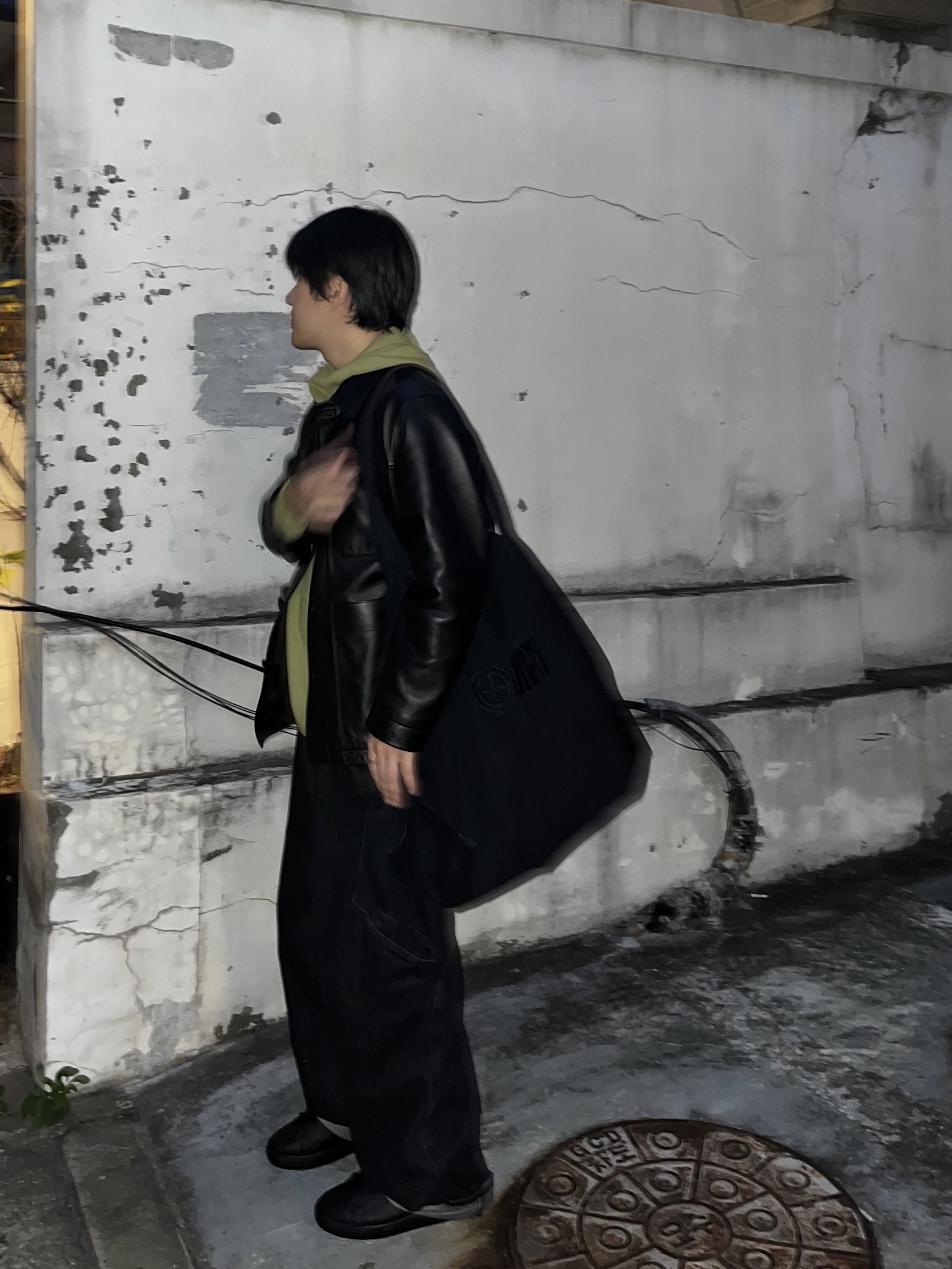 noun Side Line Cargo Denim Pants Black 착용 스타일 - 1