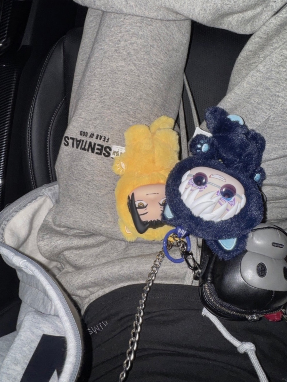 BAPE Baby Milo Mini Shoulder Bag Black 착용 스타일