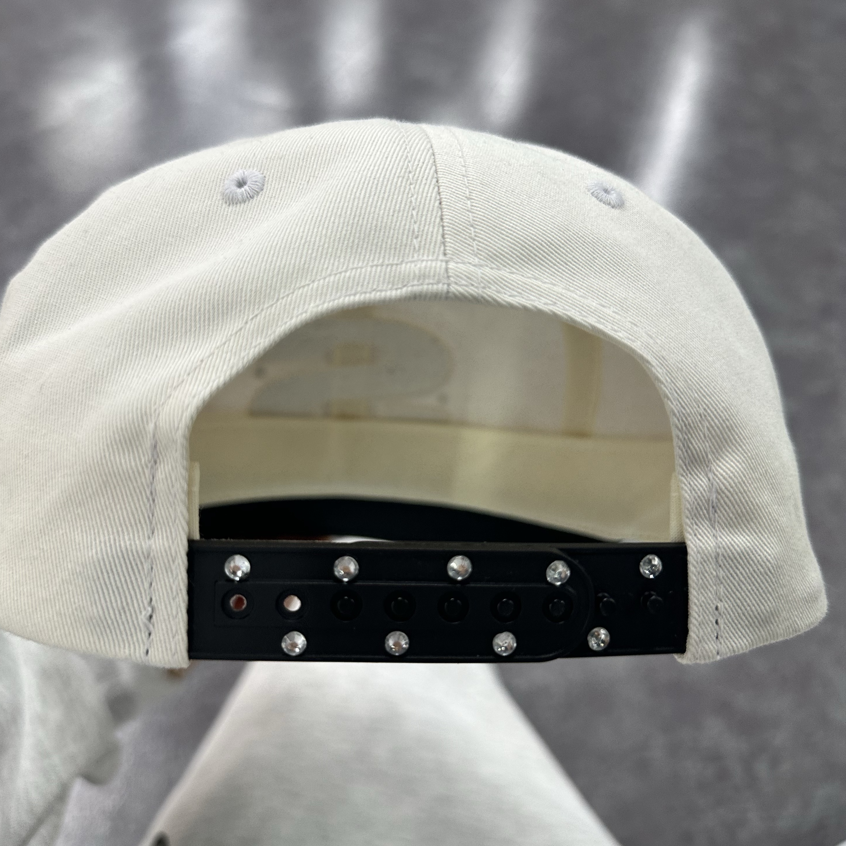 Stussy Chenille S Low Pro Cap Natural, Balenciaga Runner Sneakers Blue White 착용 스타일 - 7