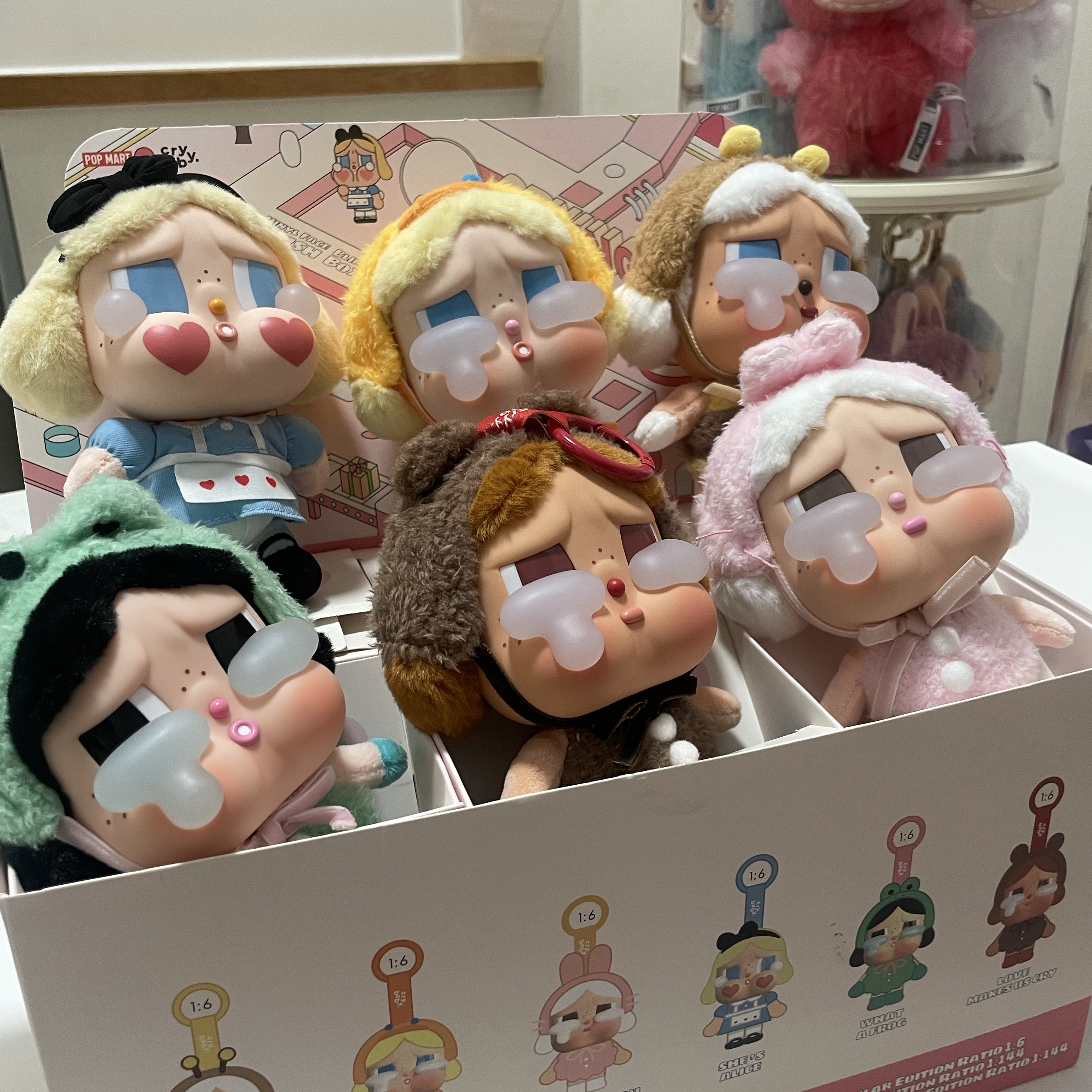 Pop Mart Crybaby Crying Again Series Plush Keyring Sealed Case (6 Blind Boxes) 착용 스타일 - 1