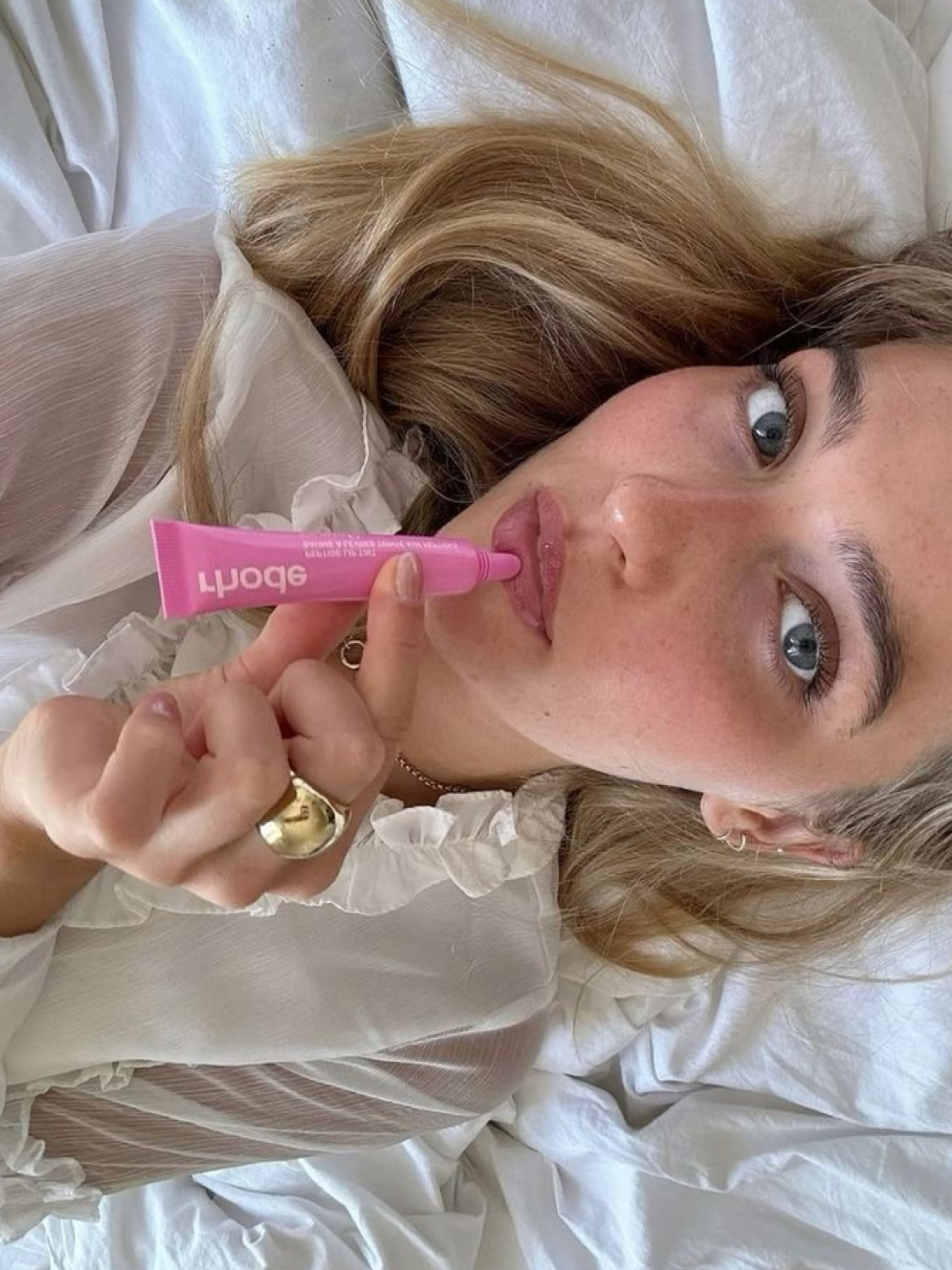 rhode Lip Case Ribbon, rhode Peptide Lip Tint Ribbon 착용 스타일 - 2