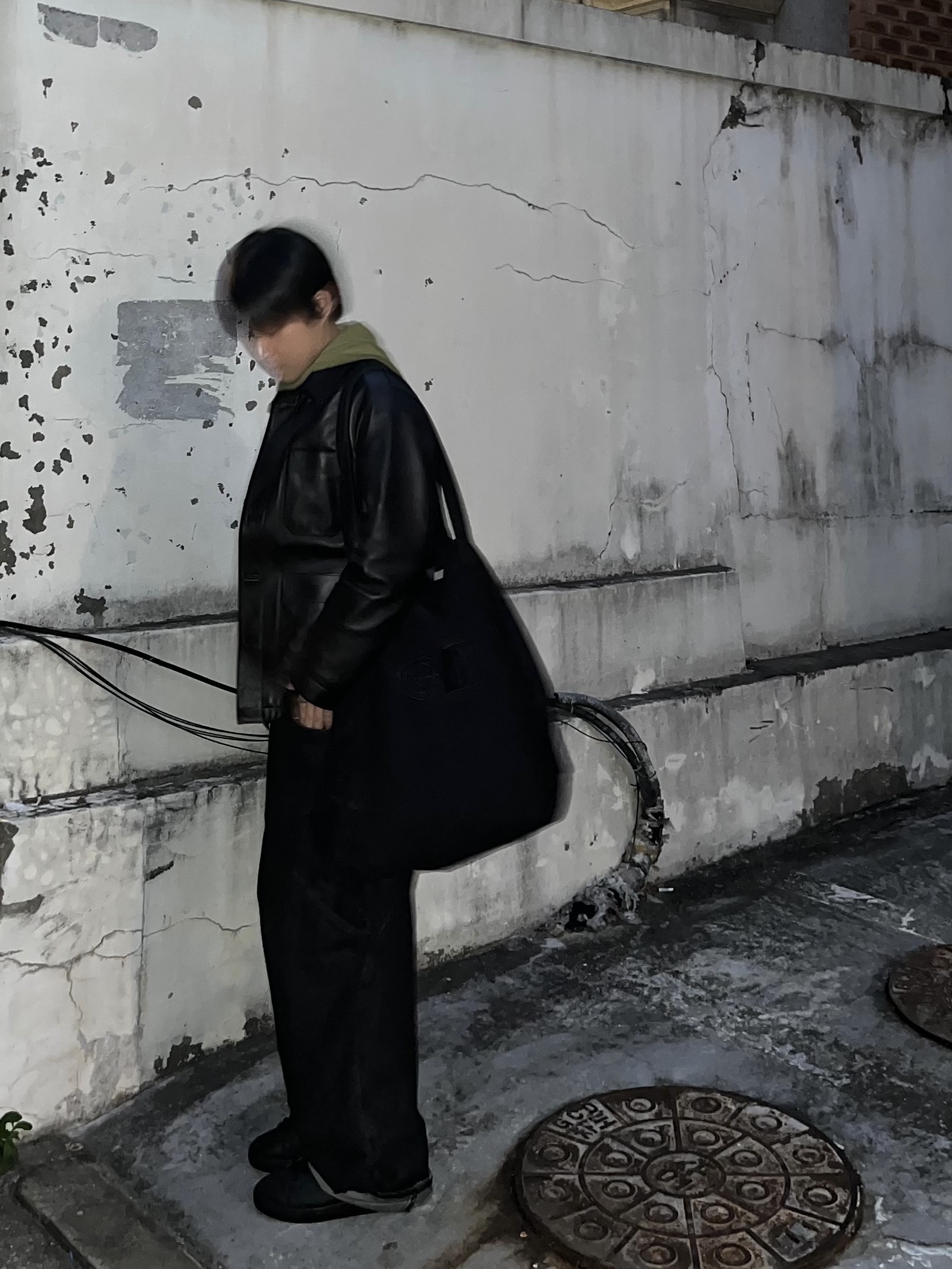 noun Side Line Cargo Denim Pants Black 착용 스타일 - 3