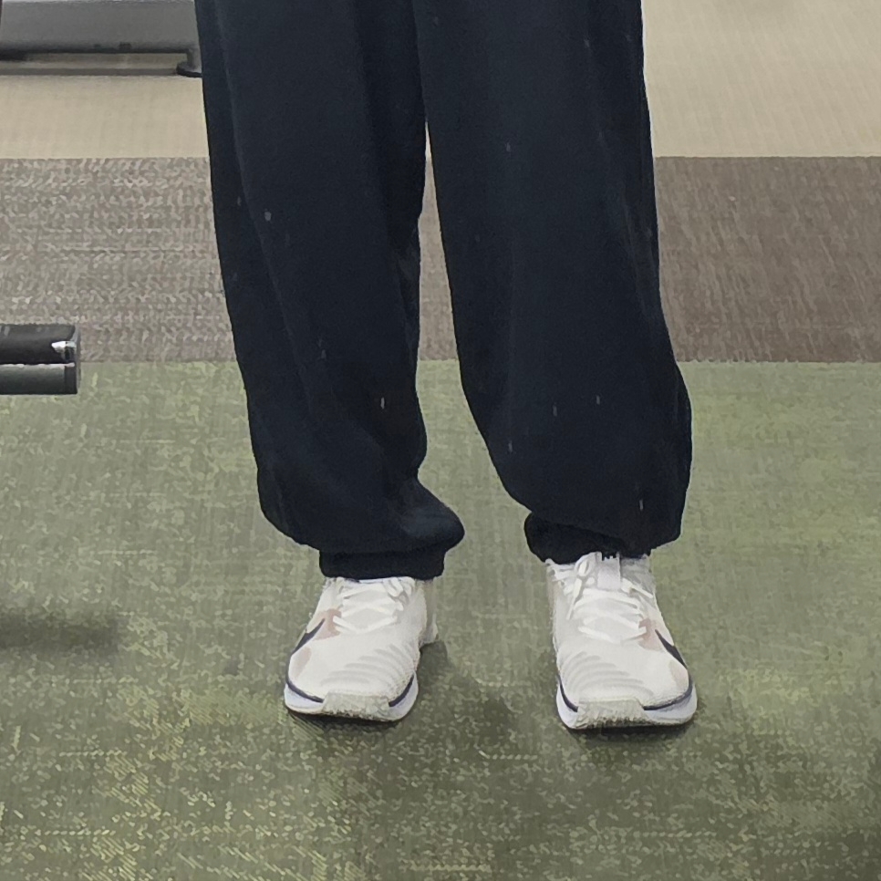 Nike Metcon 9 AMP White Light Bone 착용 스타일